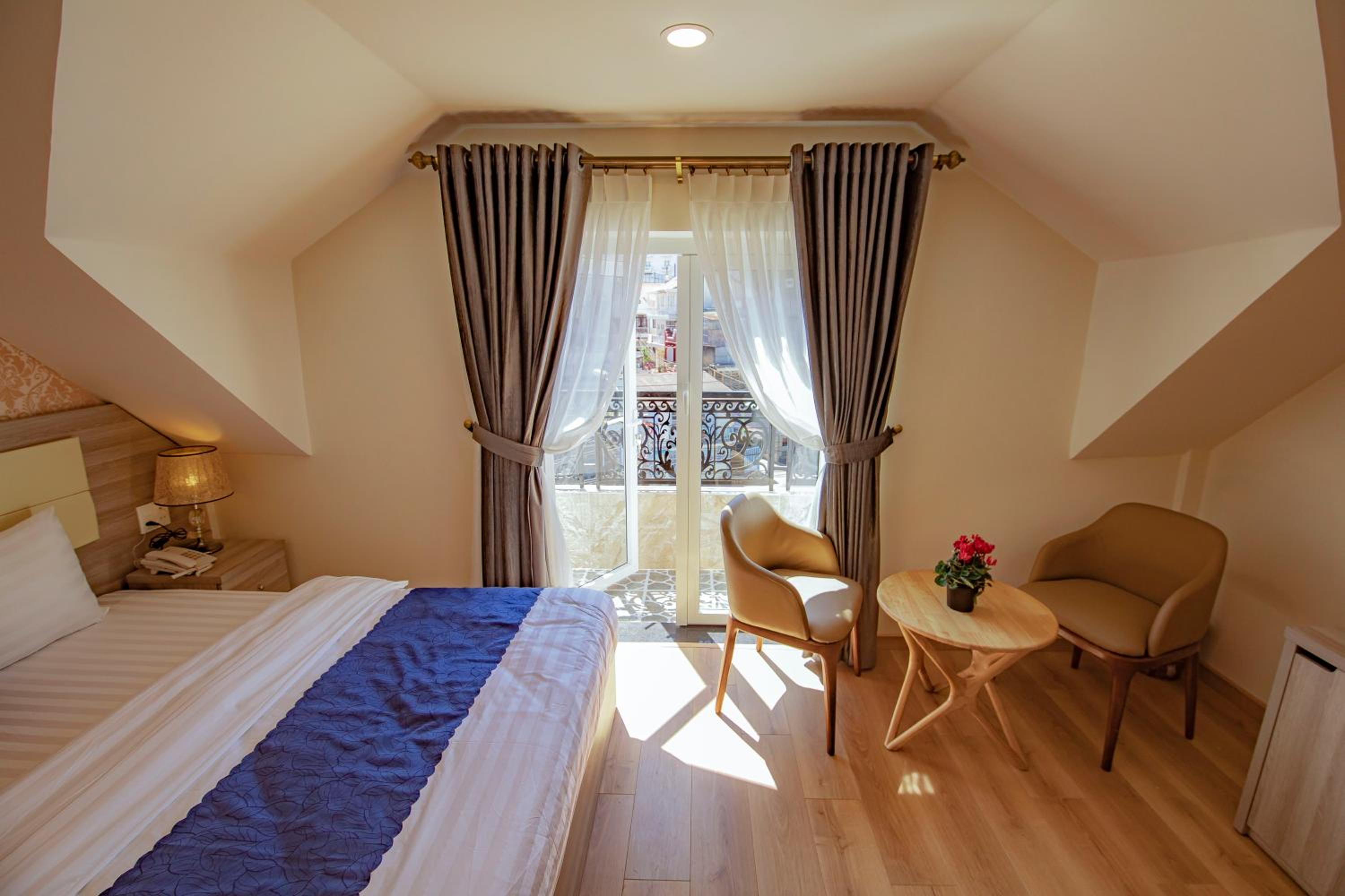 Khanh Uyen 1 Hotel