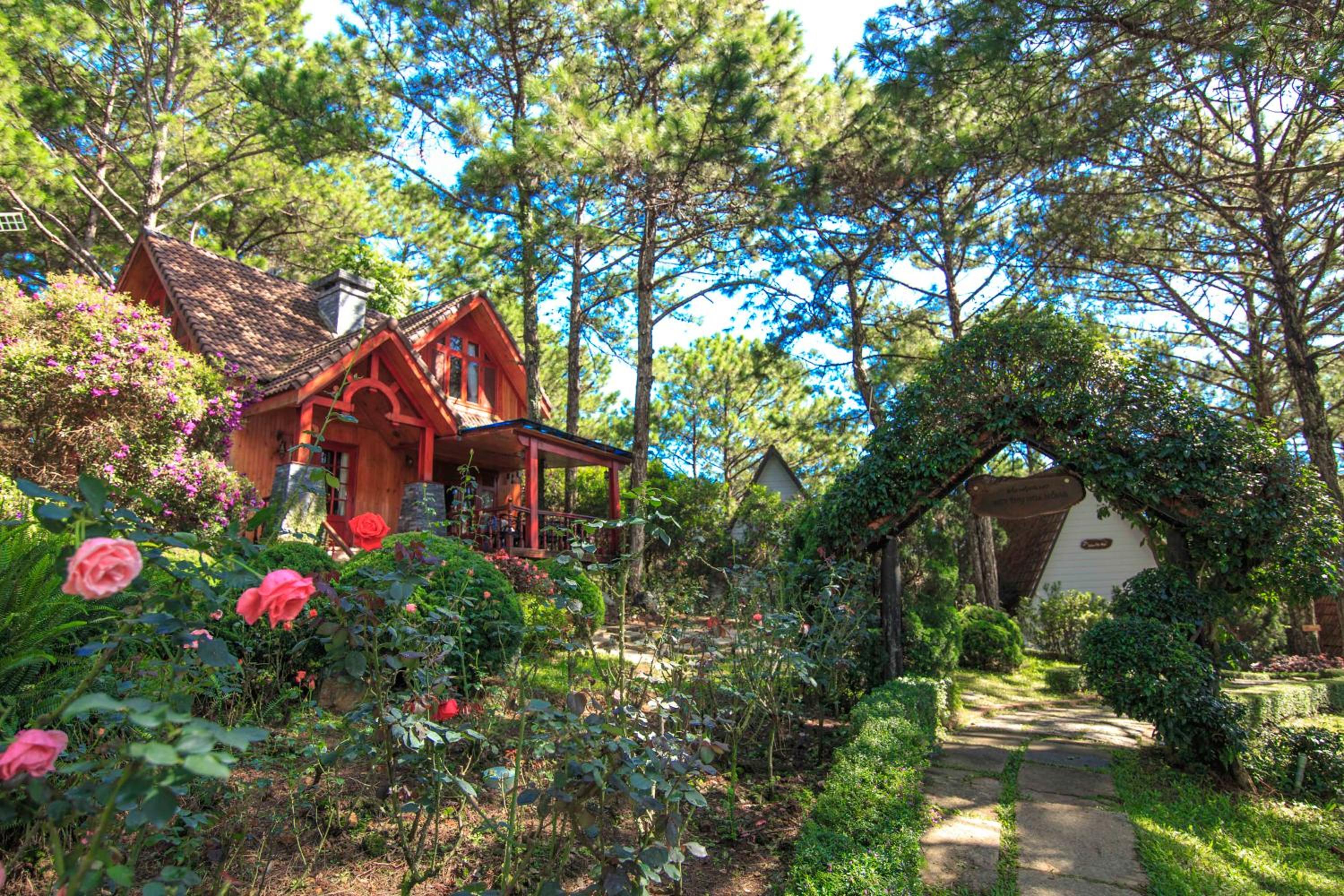 TTC Dreamy Hill Resort - Unlimited Access to TTC World - Thung Lung Tinh Yeu