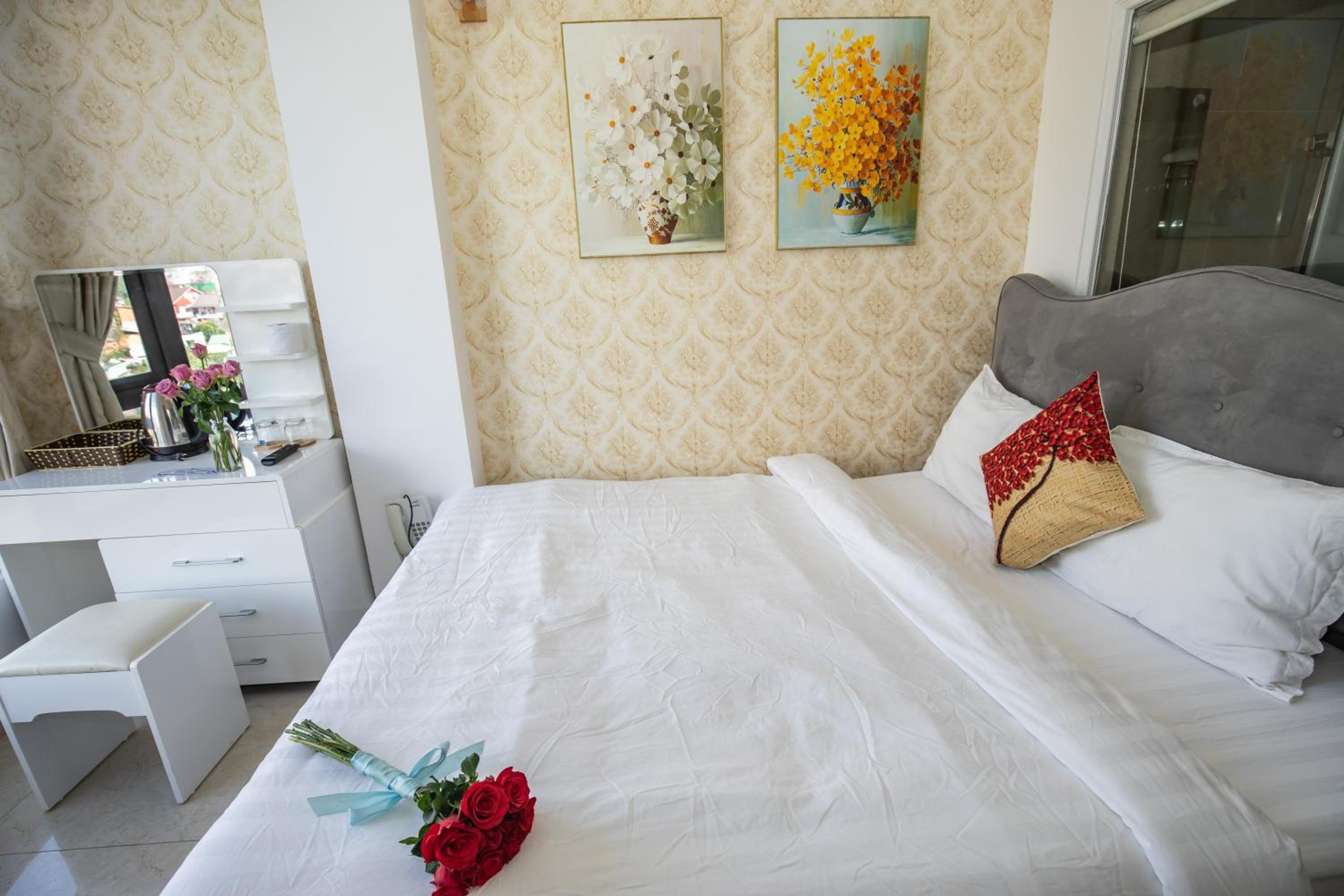 Ngàn Phố Studio & Love Hotel