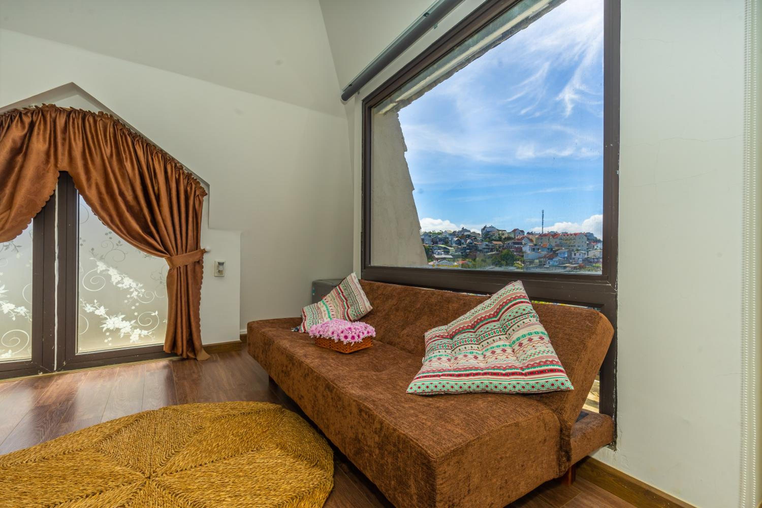 Ngàn Phố Studio & Love Hotel