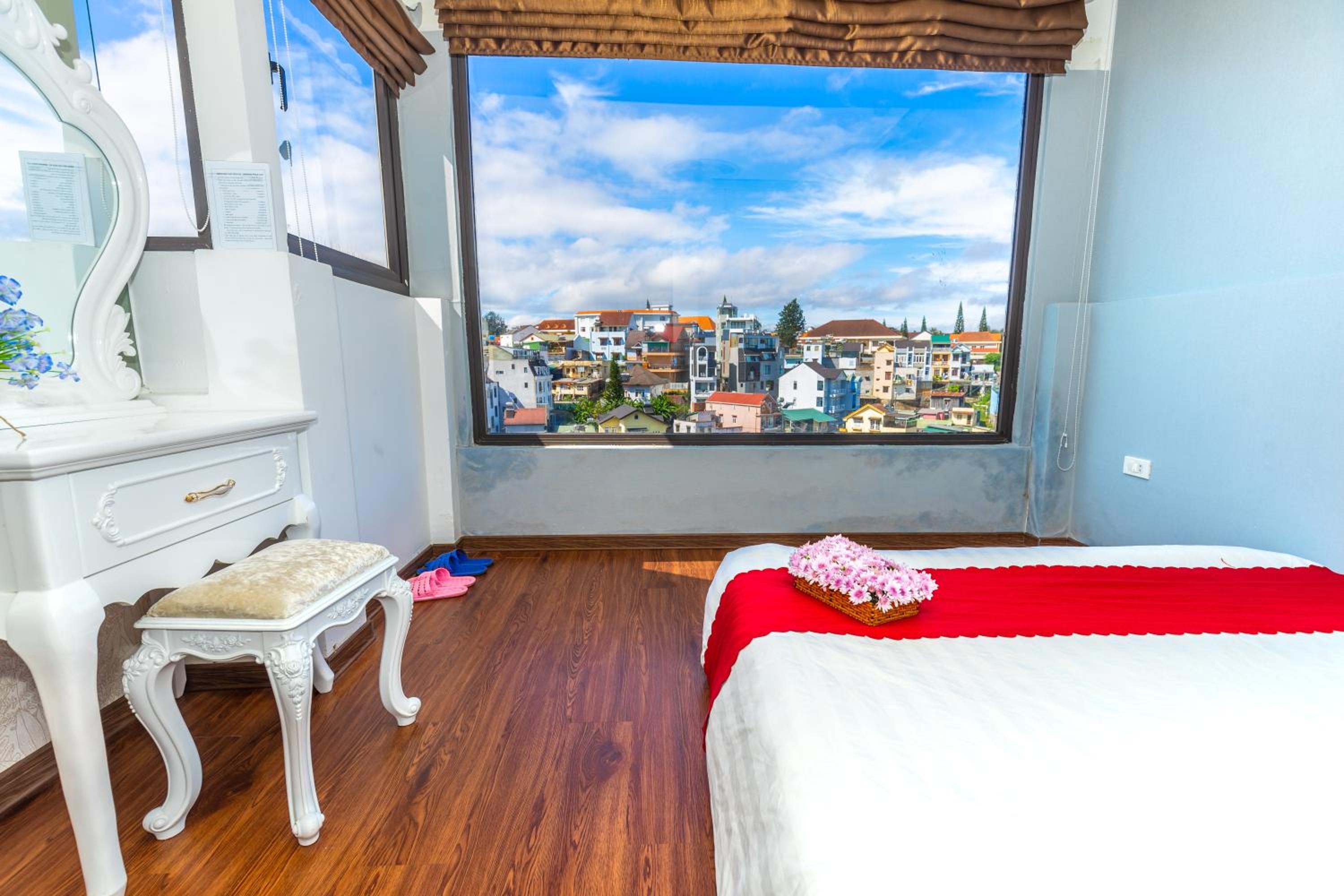 Ngàn Phố Studio & Love Hotel