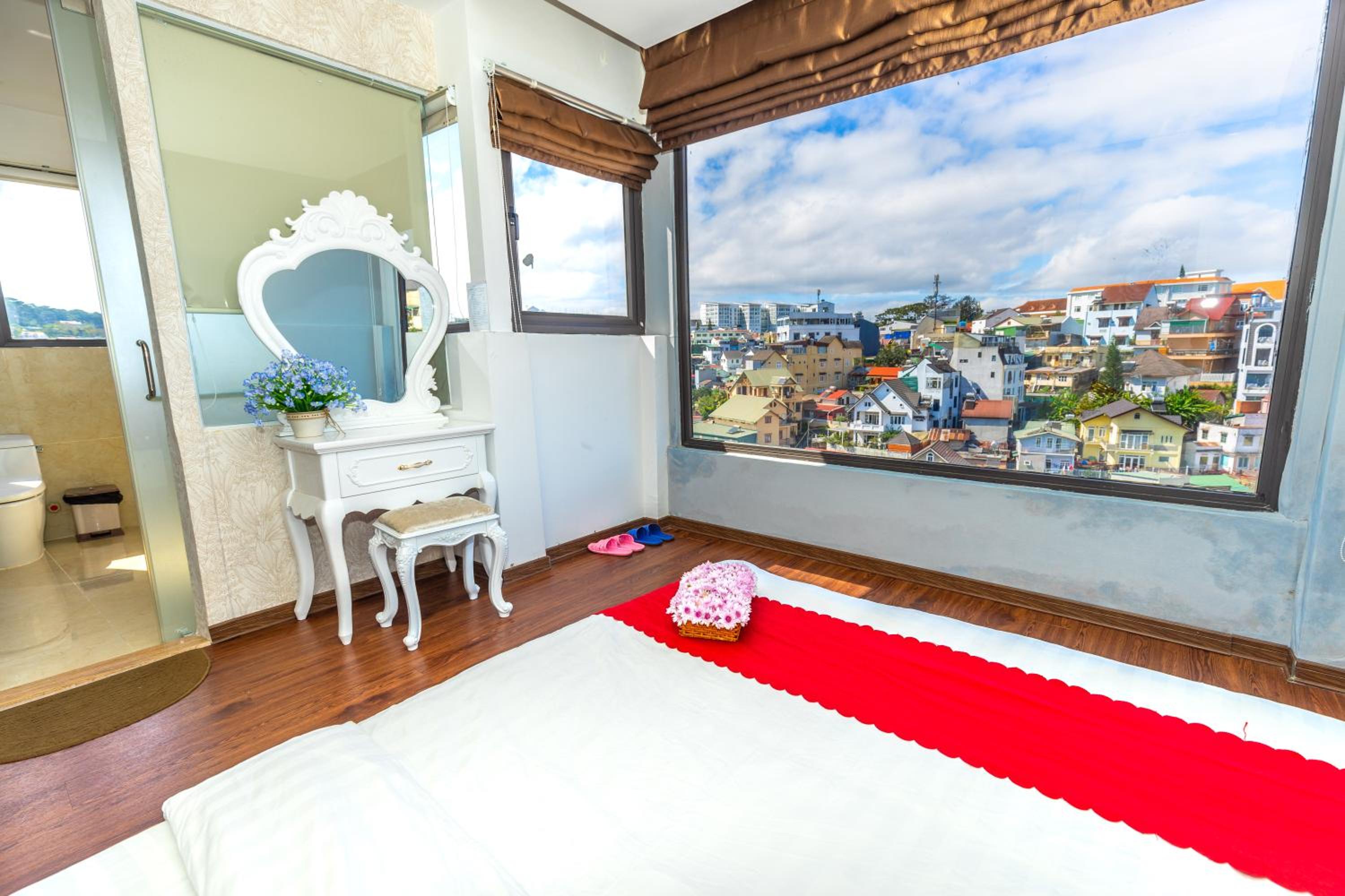 Ngàn Phố Studio & Love Hotel