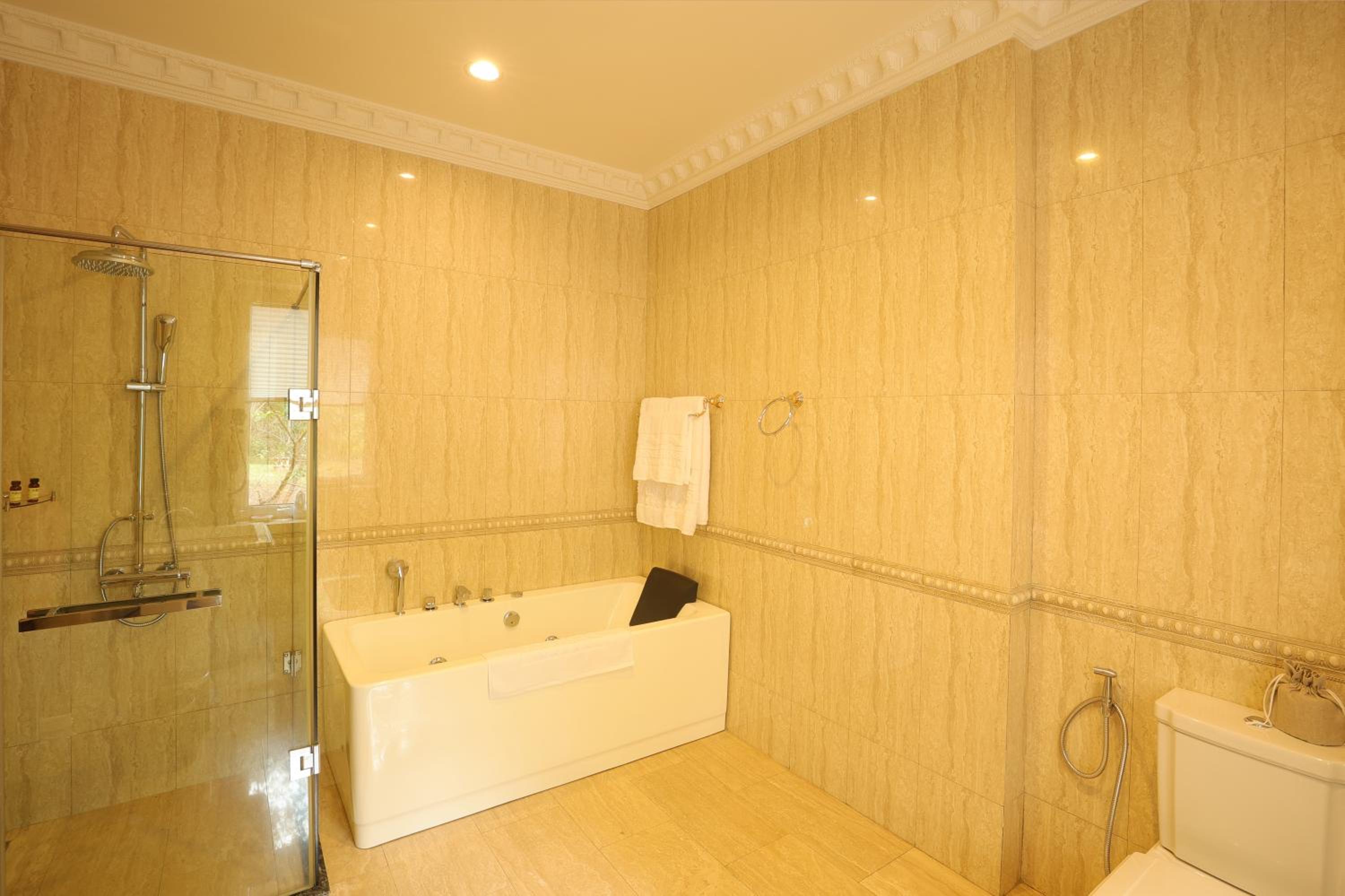 Dalat Edensee Lake Resort & Spa