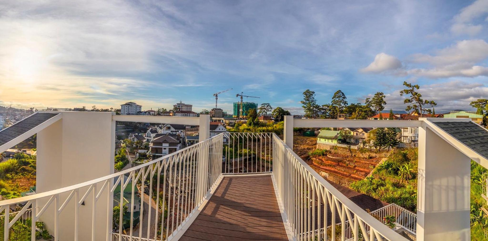 Adela Hotel Dalat