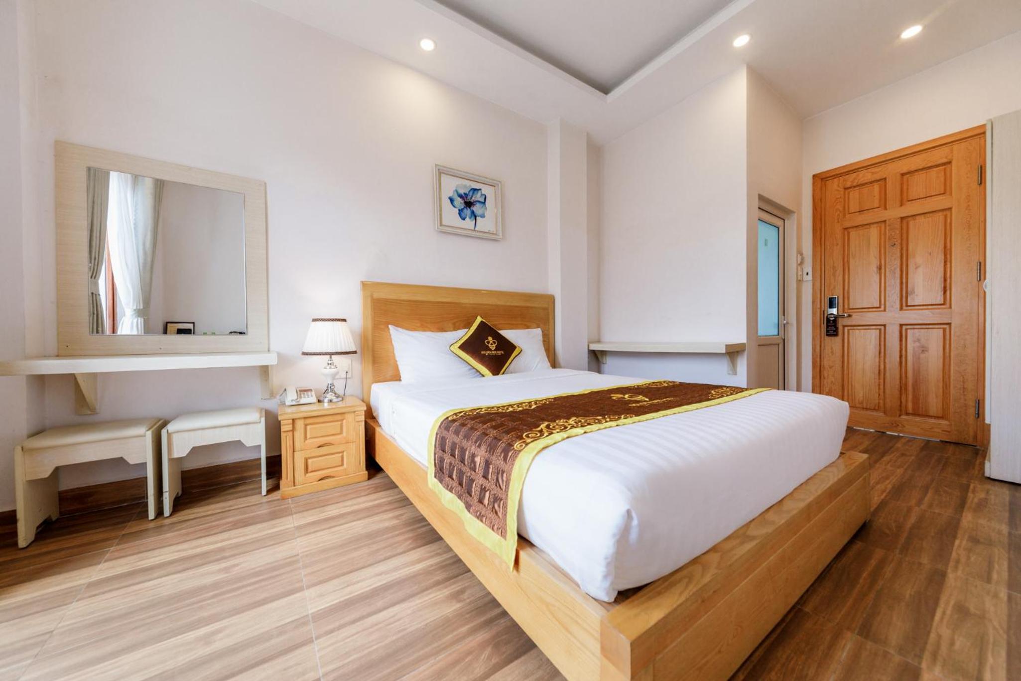 Golden Bee Hotel
