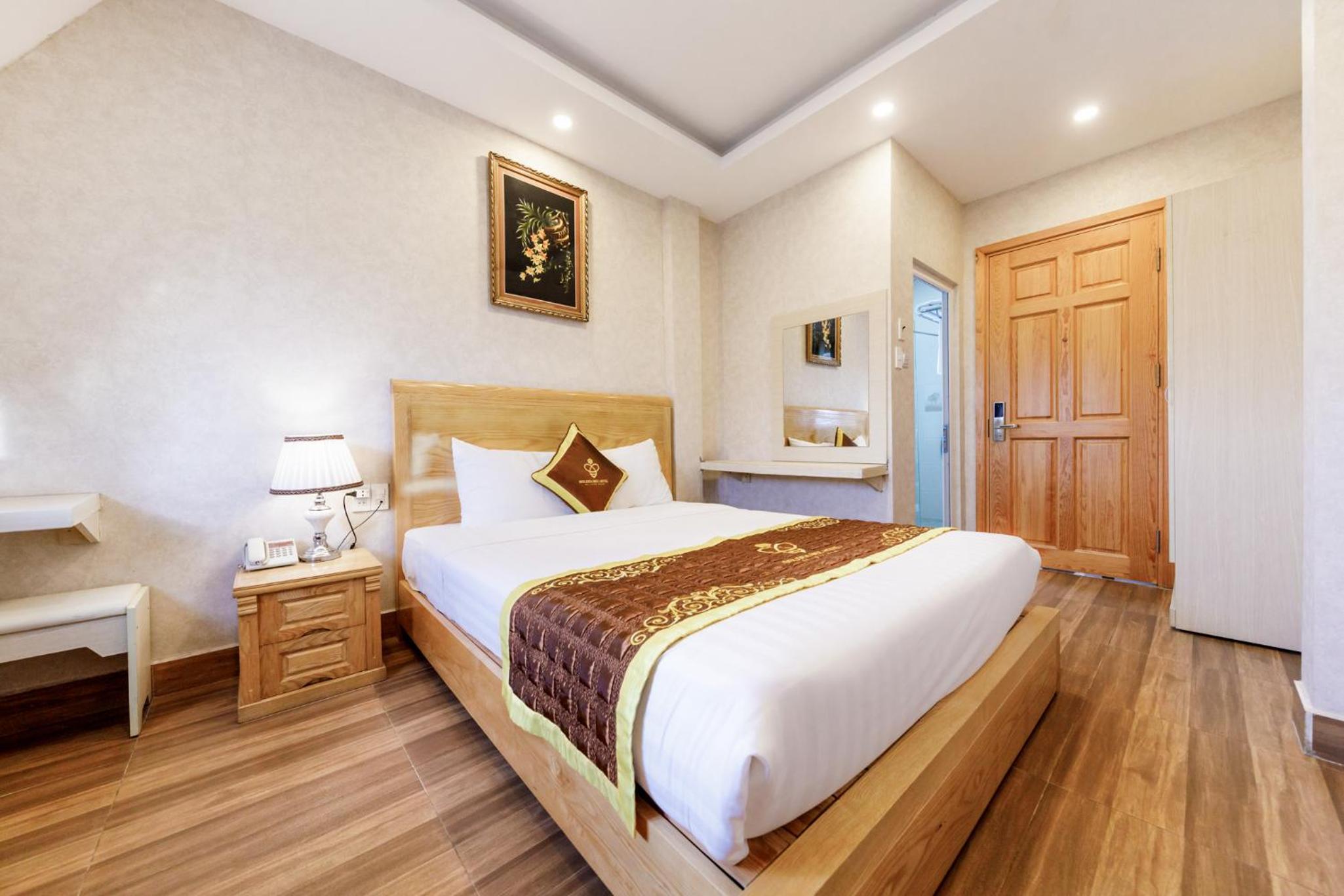 Golden Bee Hotel