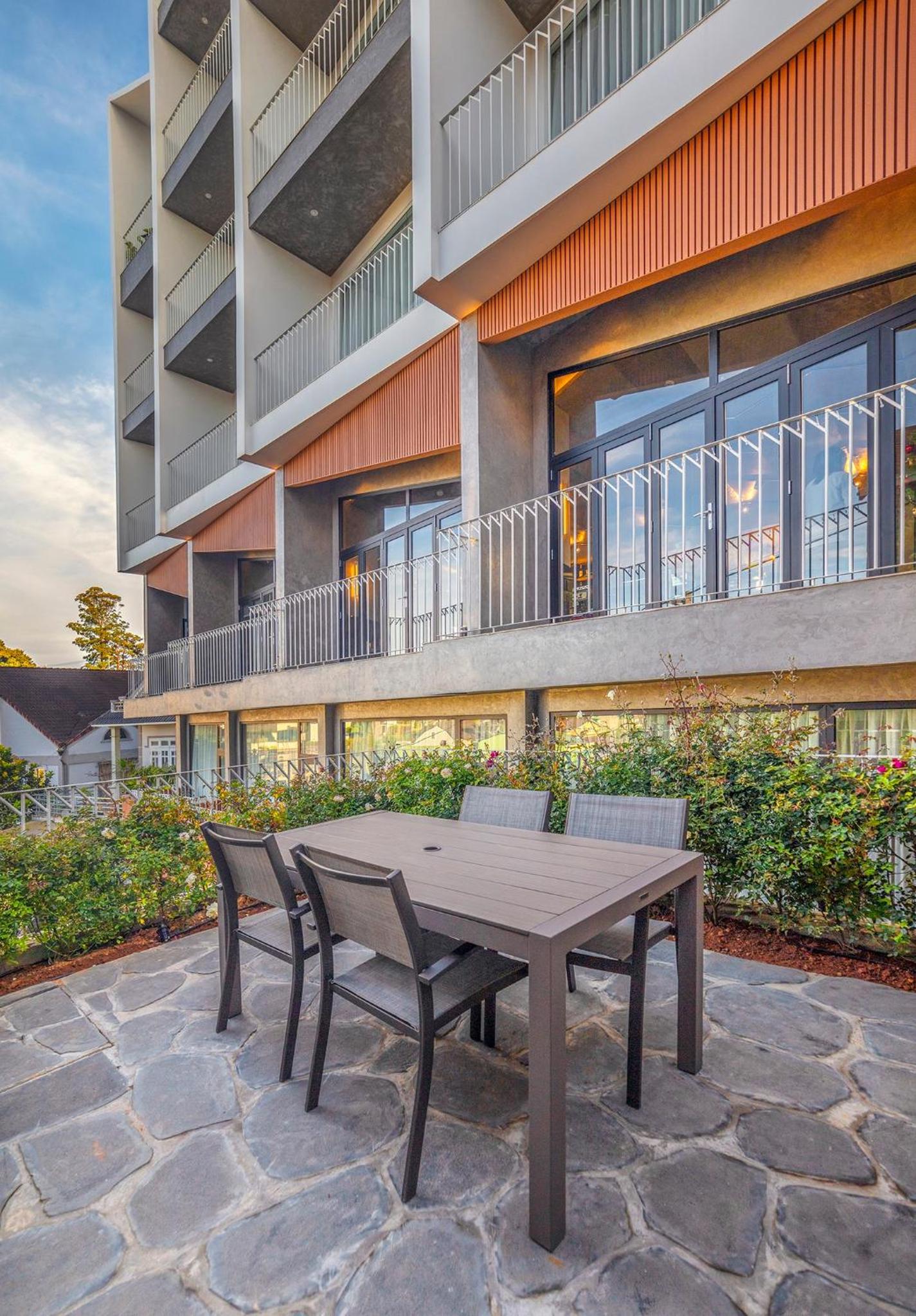 Adela Hotel Dalat