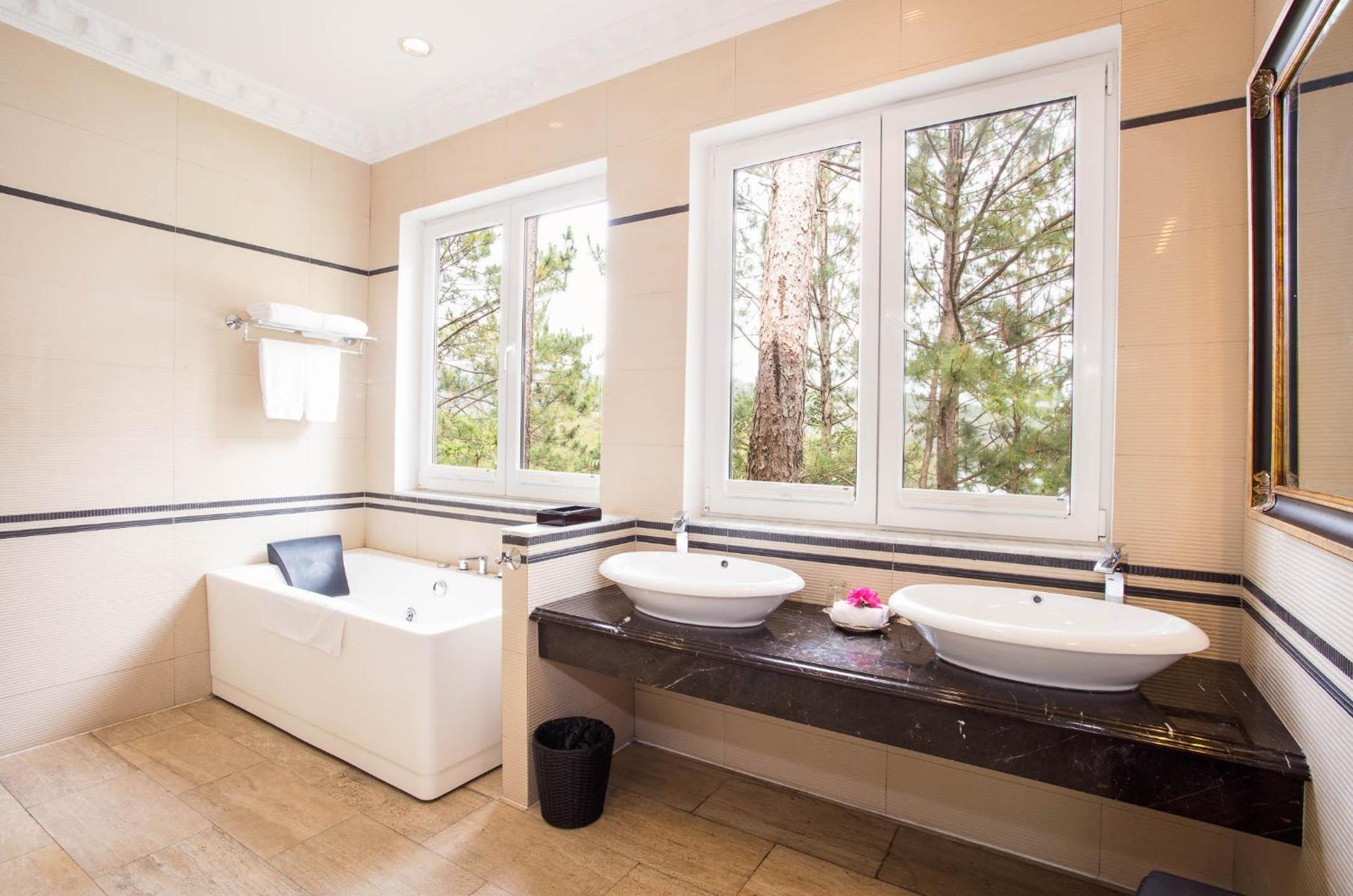 Dalat Edensee Lake Resort & Spa