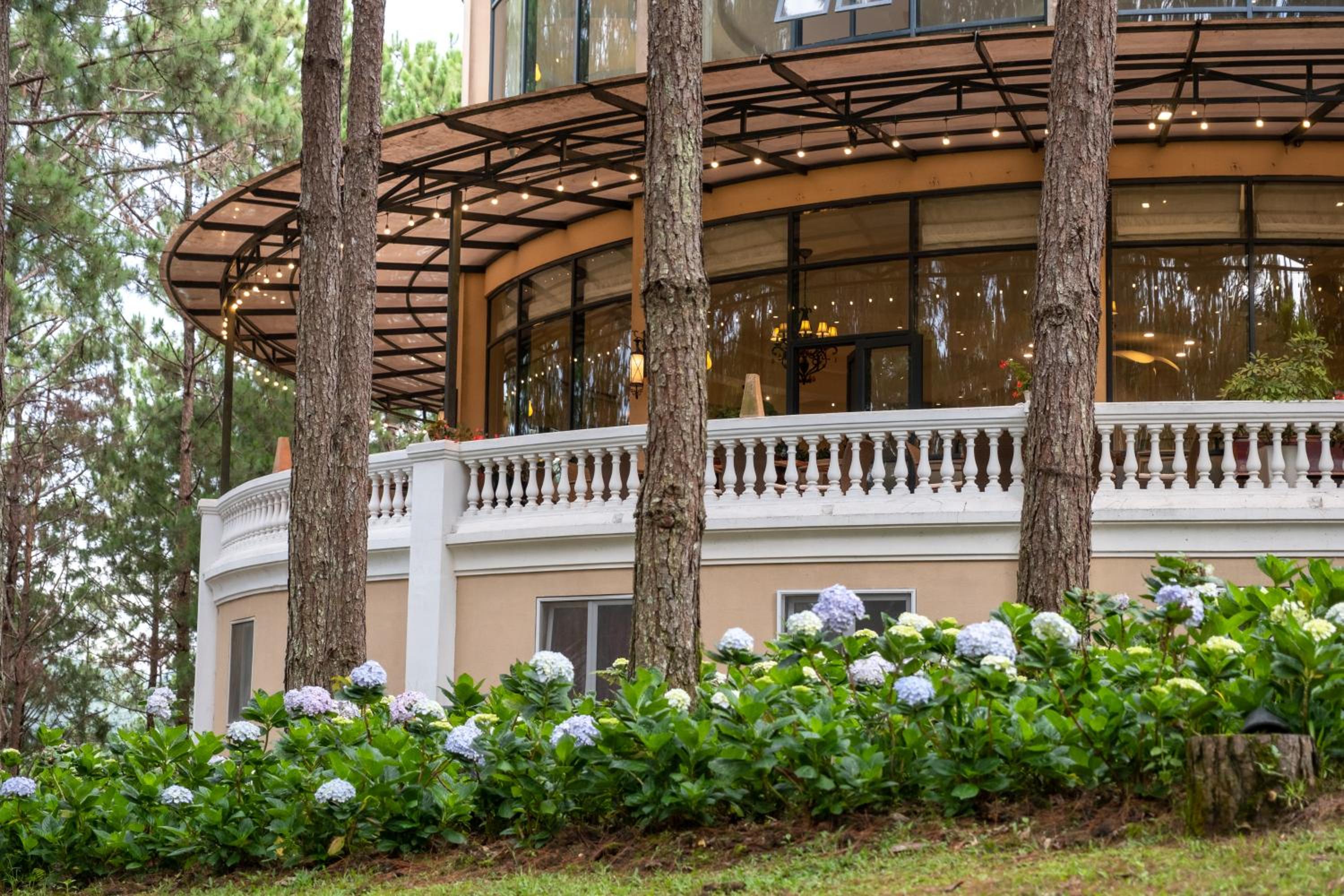 Dalat Edensee Lake Resort & Spa