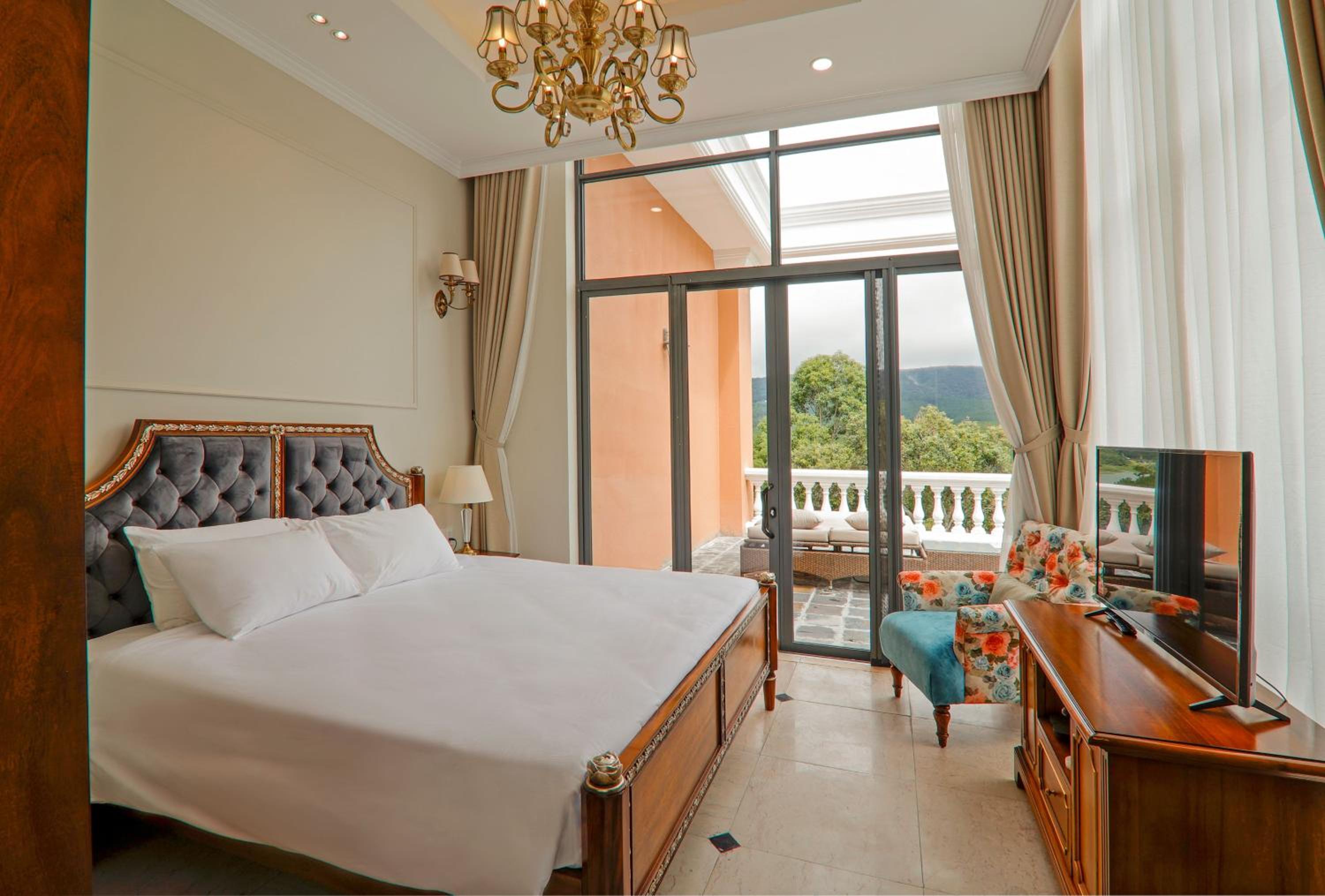 Dalat Edensee Lake Resort & Spa