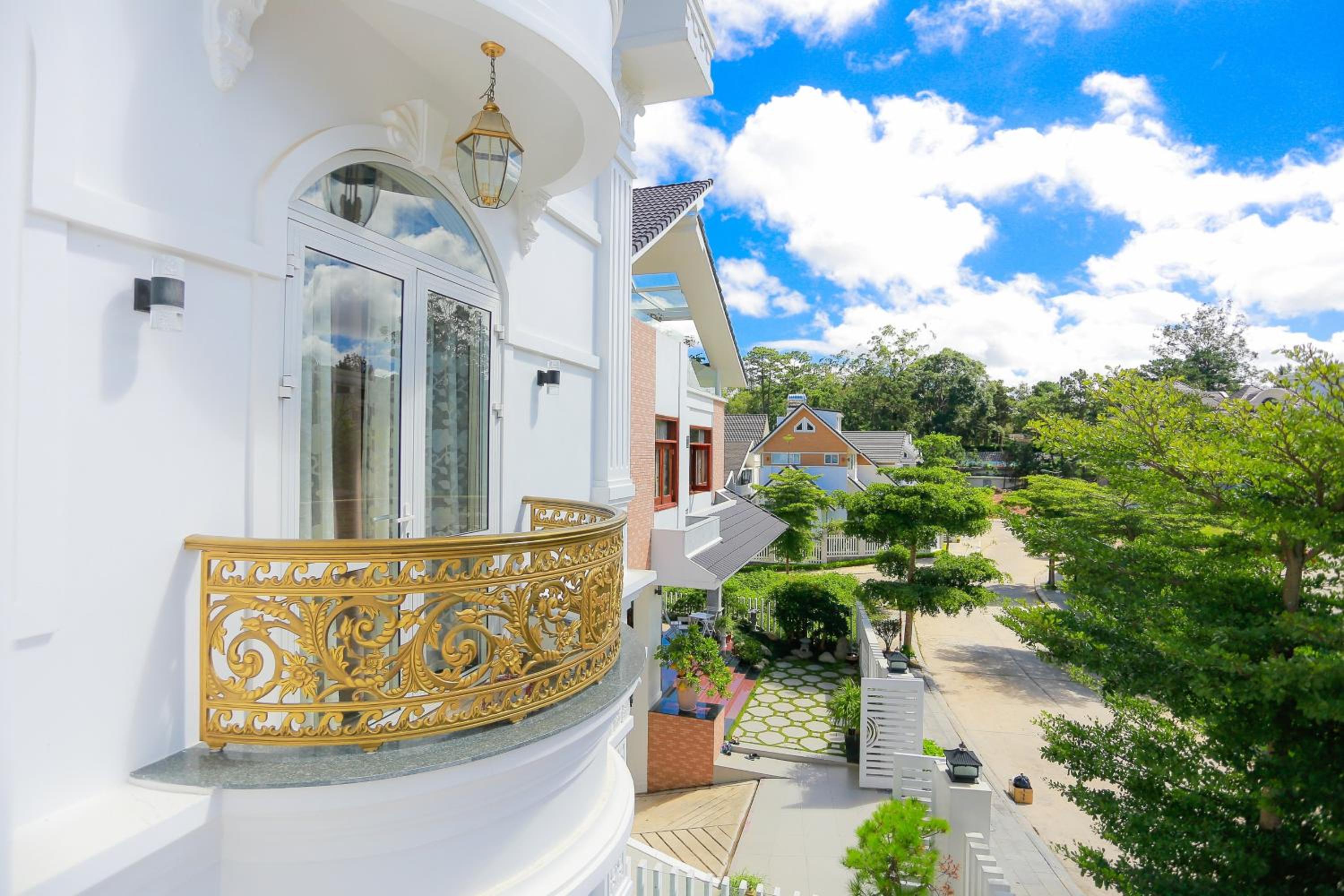 Sugar Land Villa Hotel