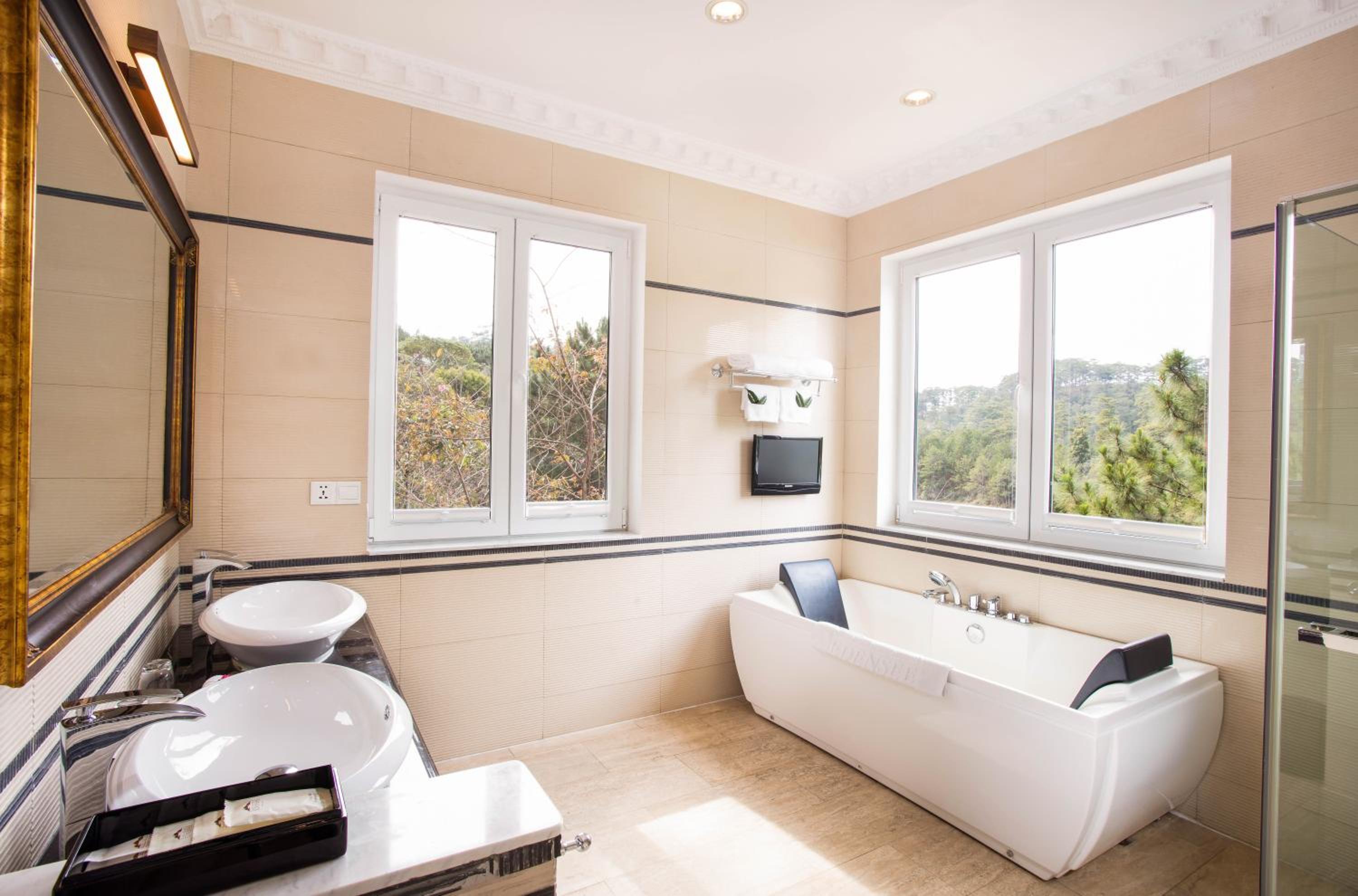 Dalat Edensee Lake Resort & Spa