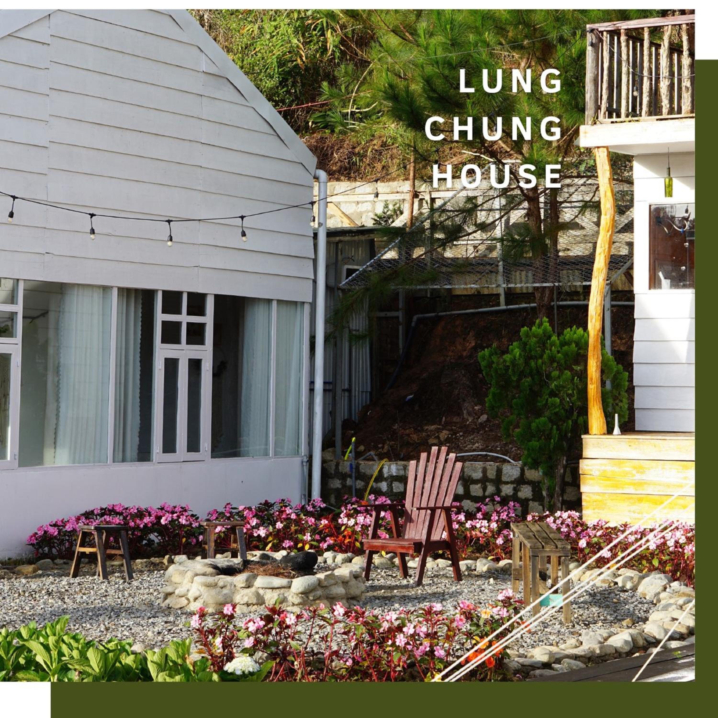 Lưng Chừng House