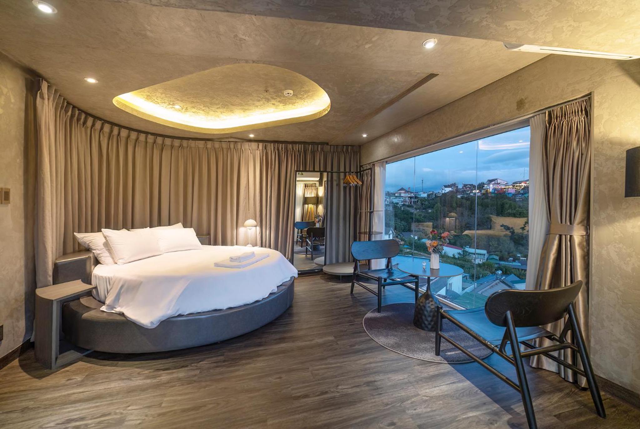 Adela Hotel Dalat