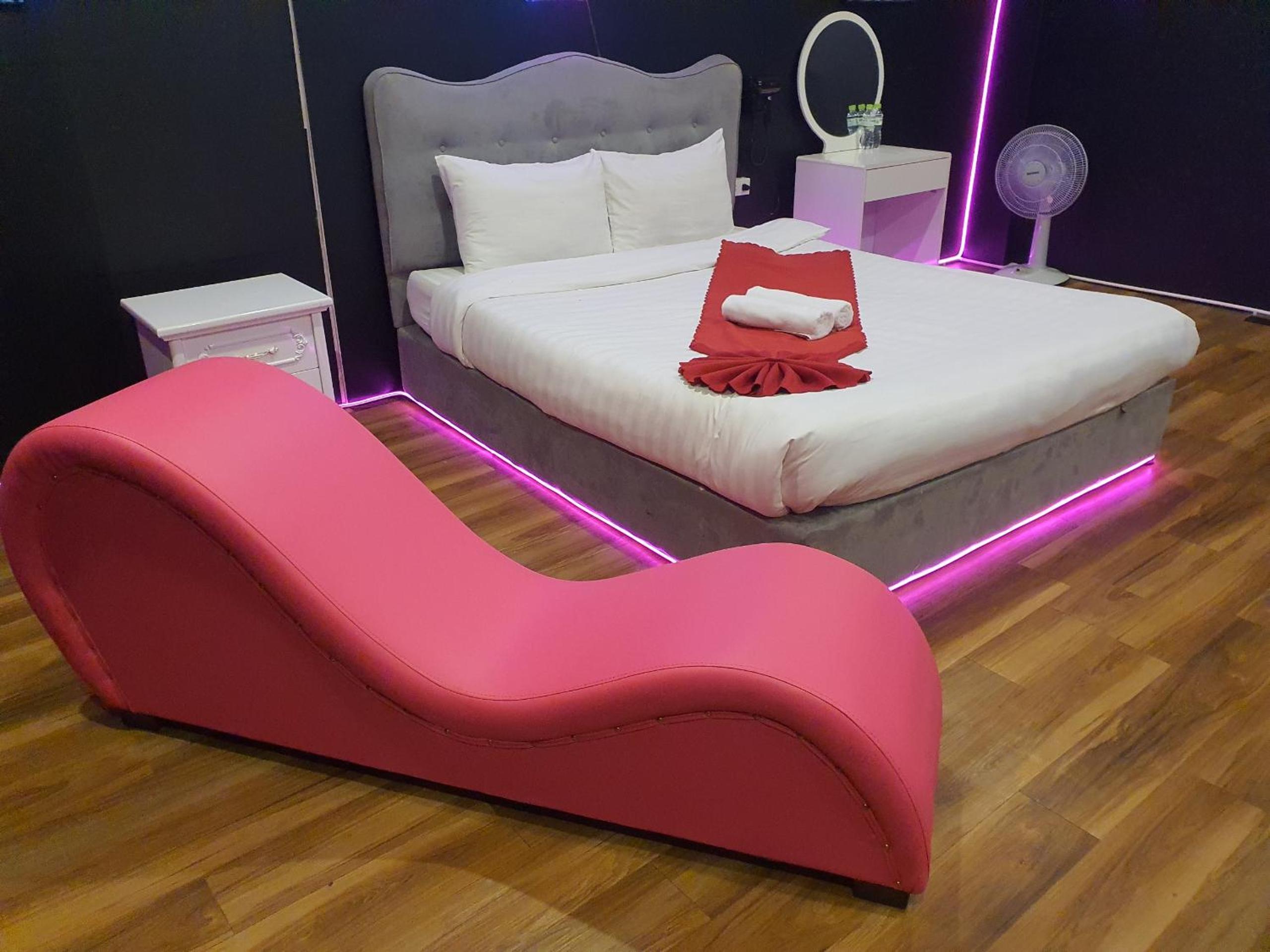 Ngàn Phố Studio & Love Hotel