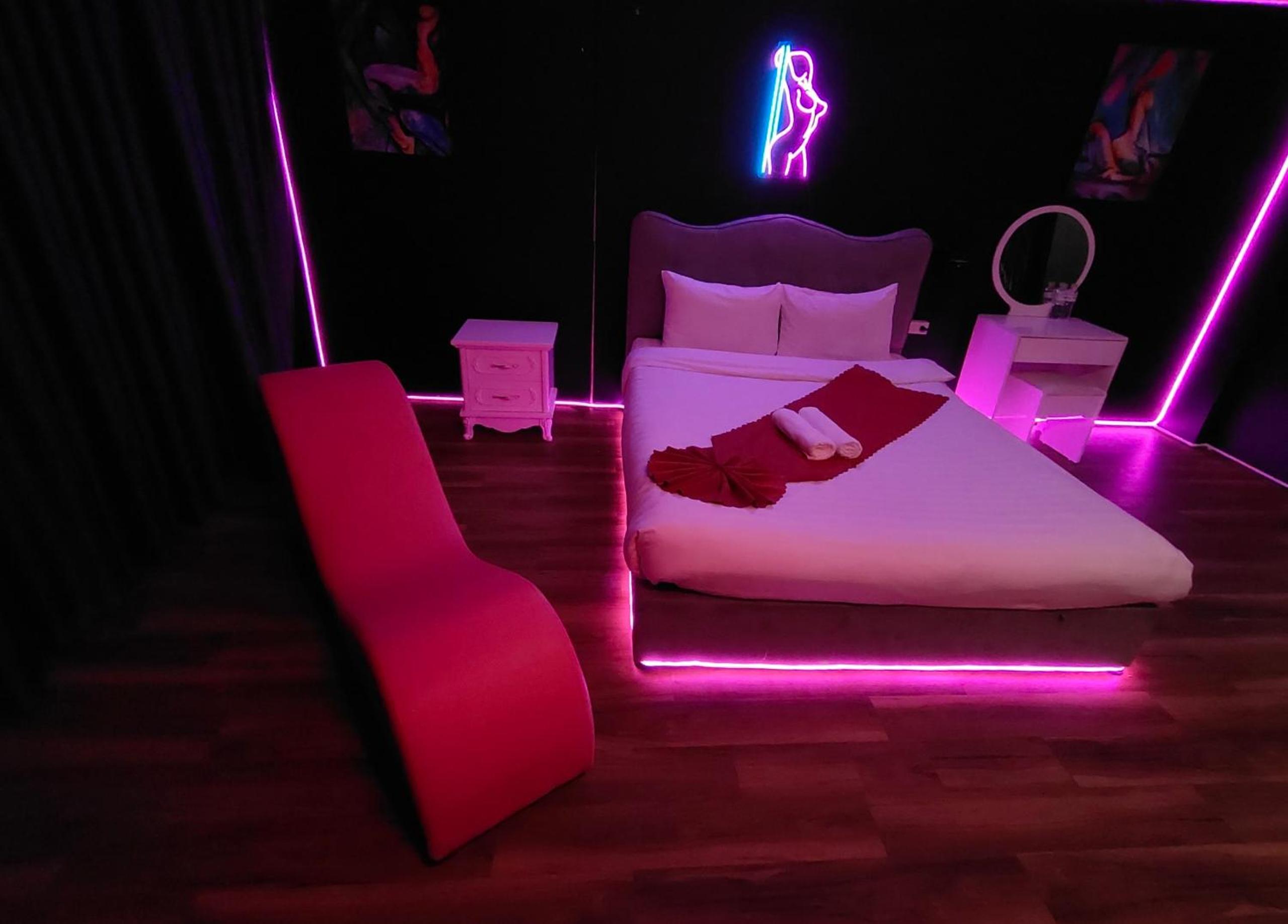 Ngàn Phố Studio & Love Hotel