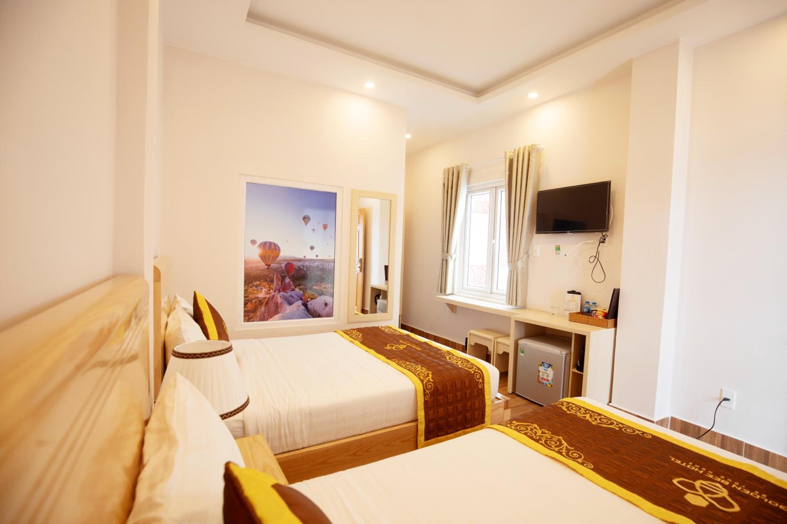 Golden Bee Hotel