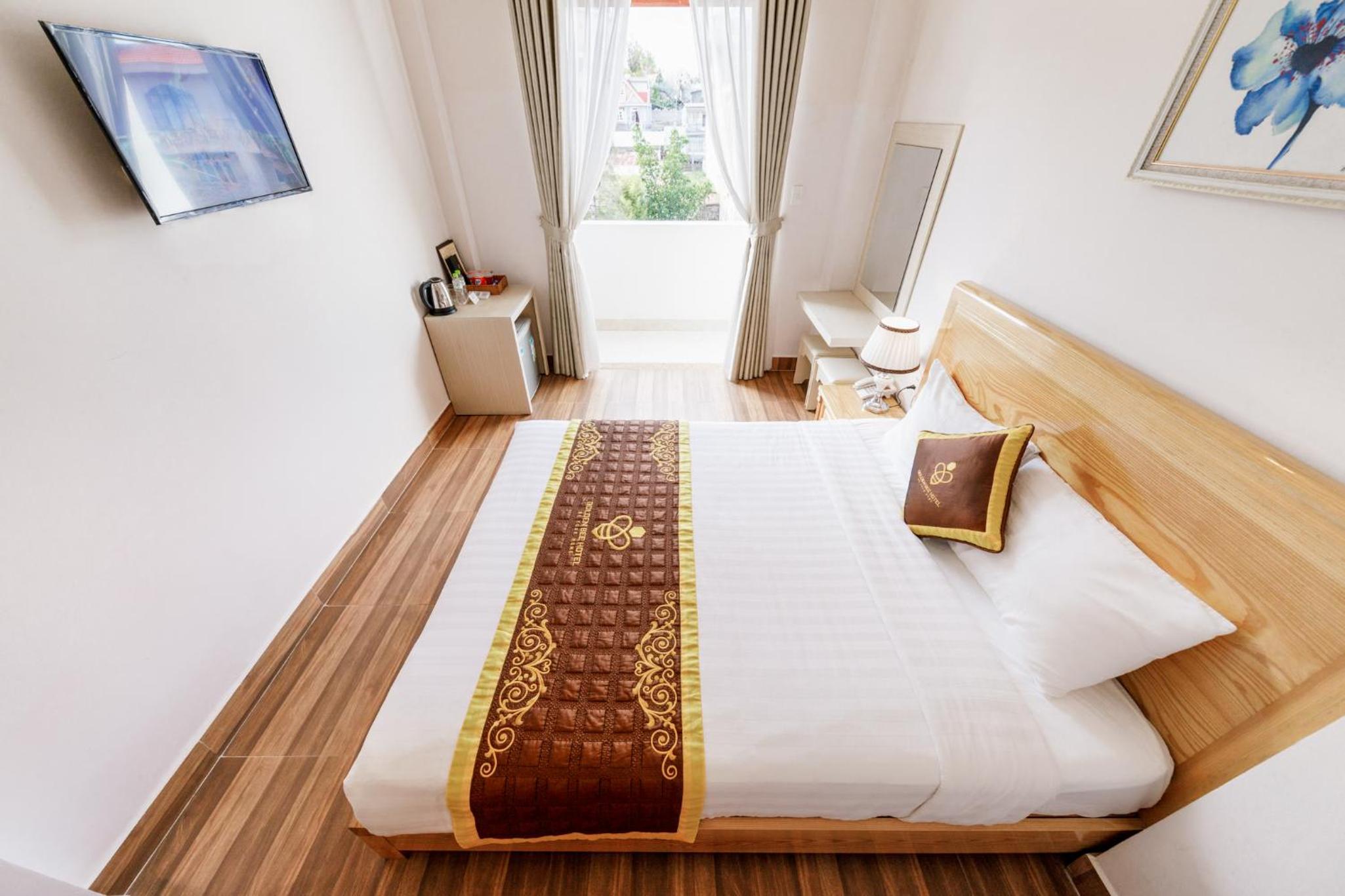 Golden Bee Hotel