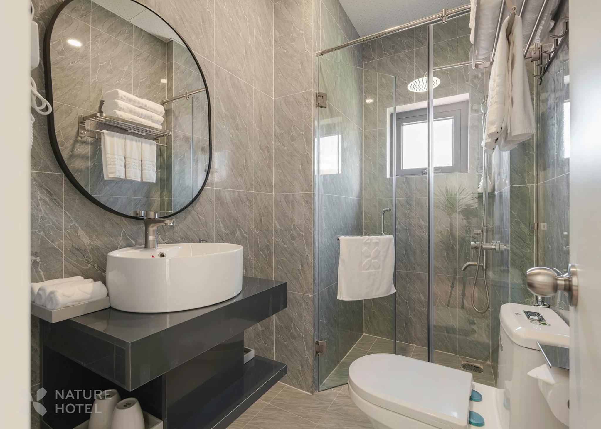 Nature Hotel - Le Hong Phong
