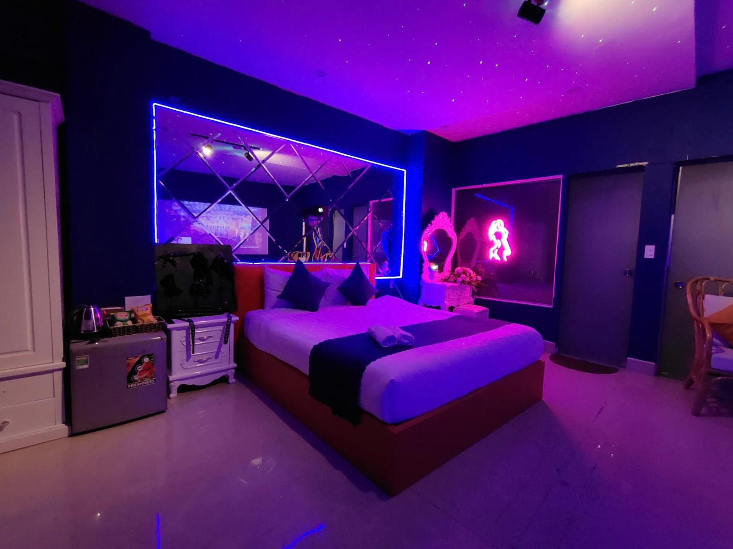 Ngàn Phố Studio & Love Hotel