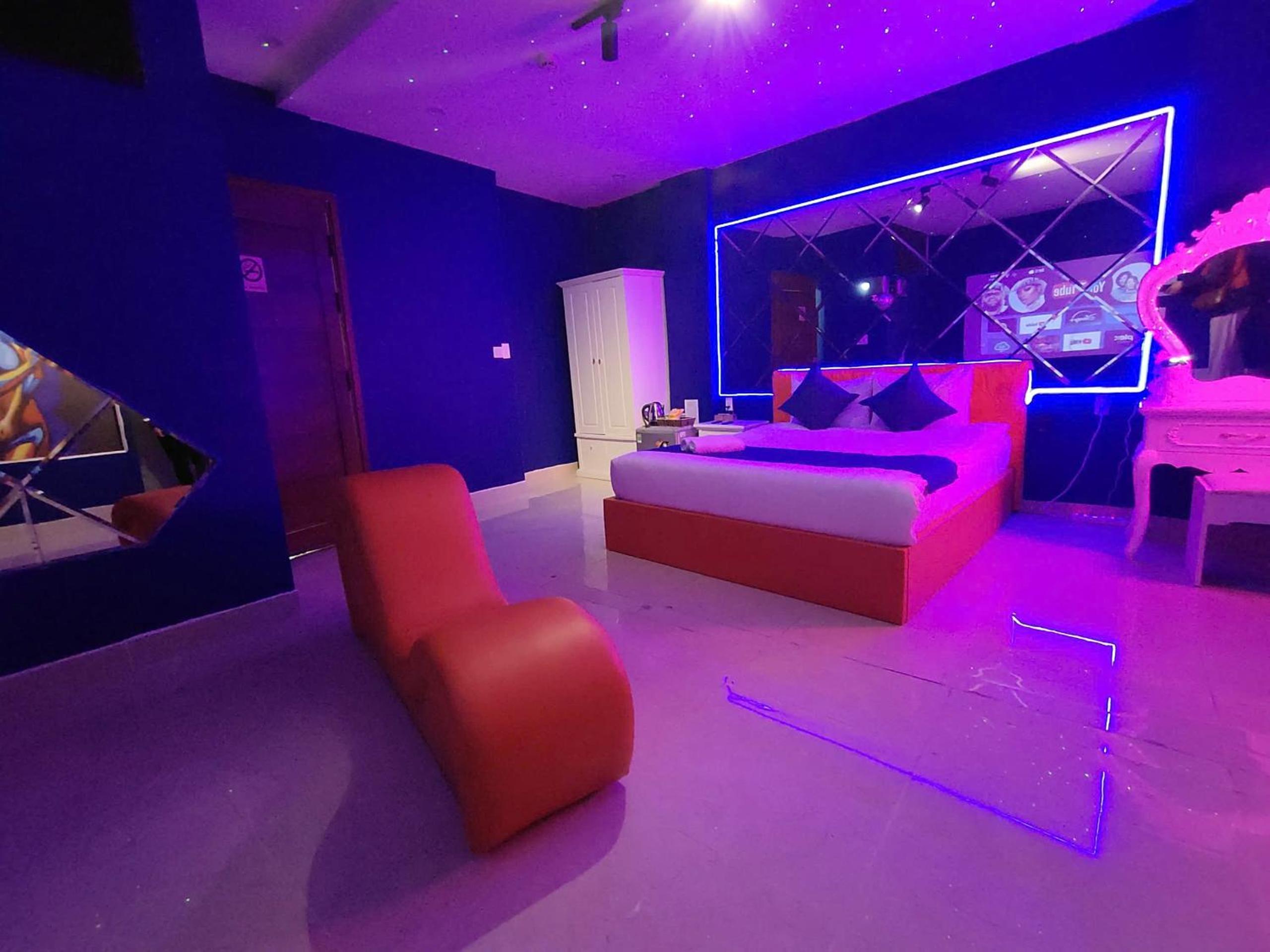 Ngàn Phố Studio & Love Hotel