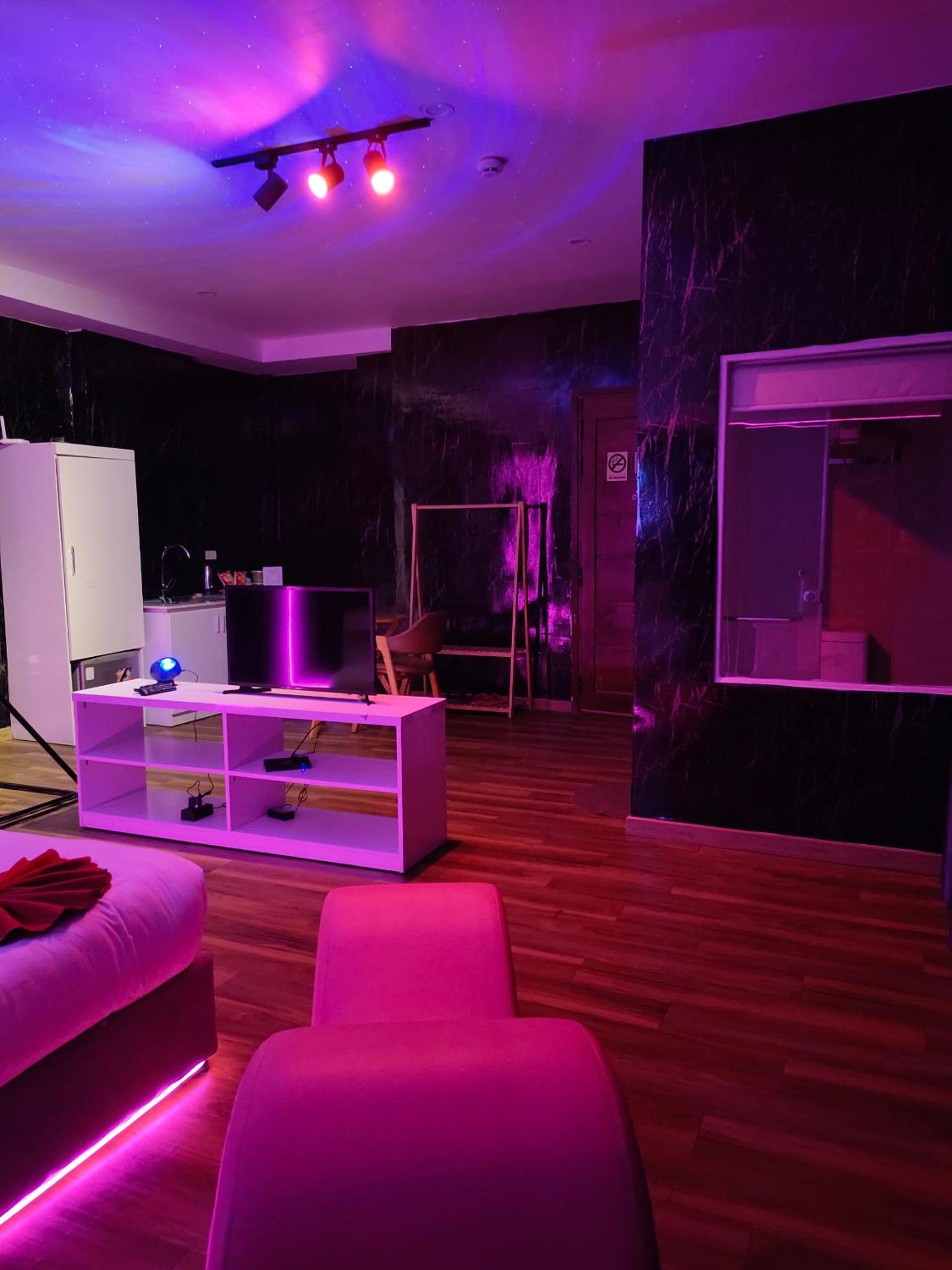 Ngàn Phố Studio & Love Hotel