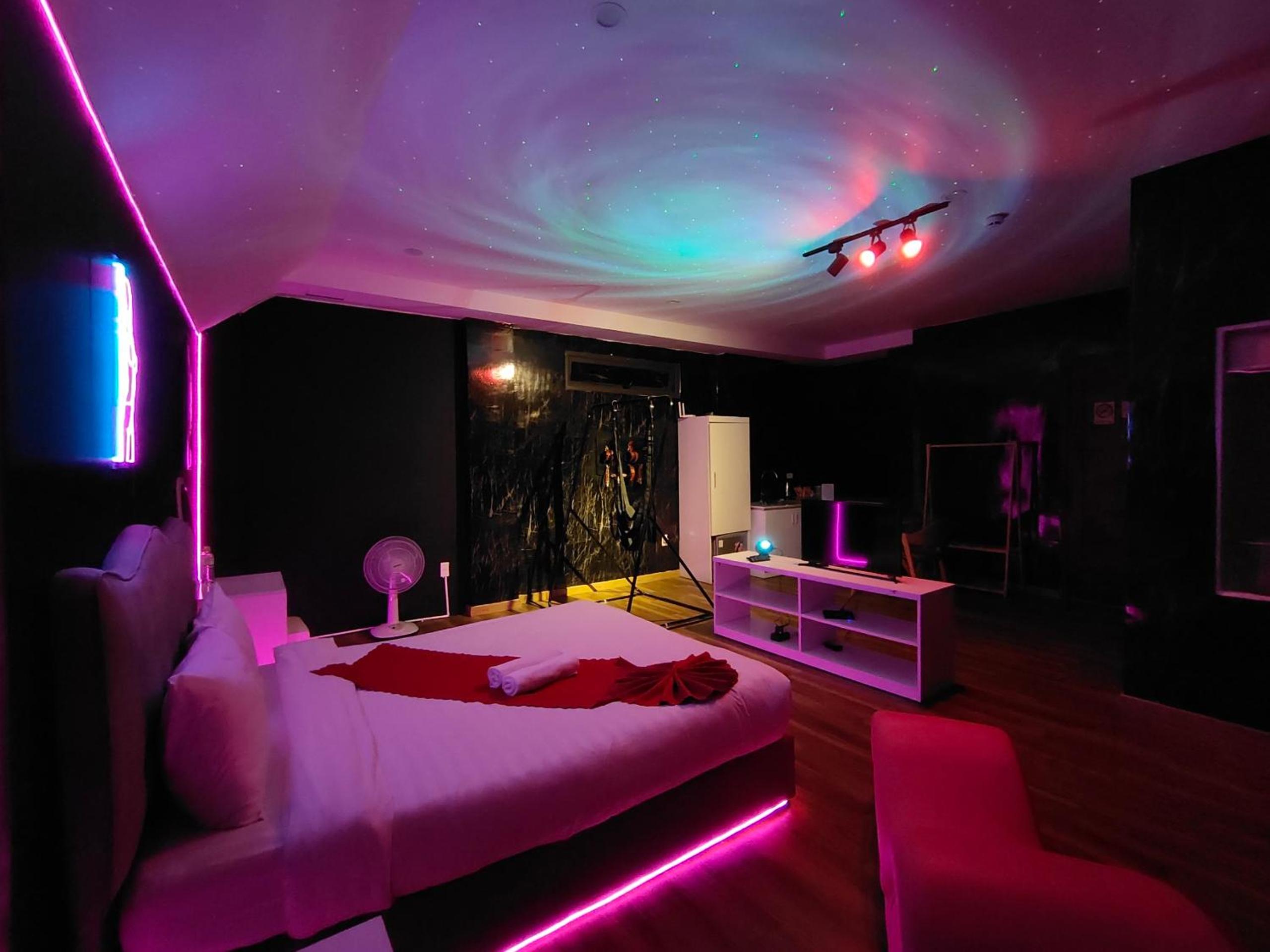 Ngàn Phố Studio & Love Hotel