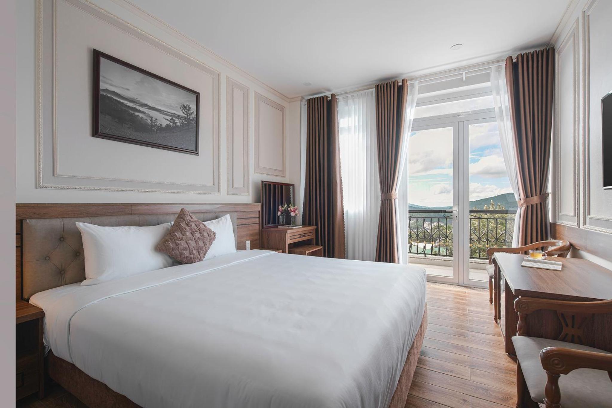 Dalat Roof Hotel