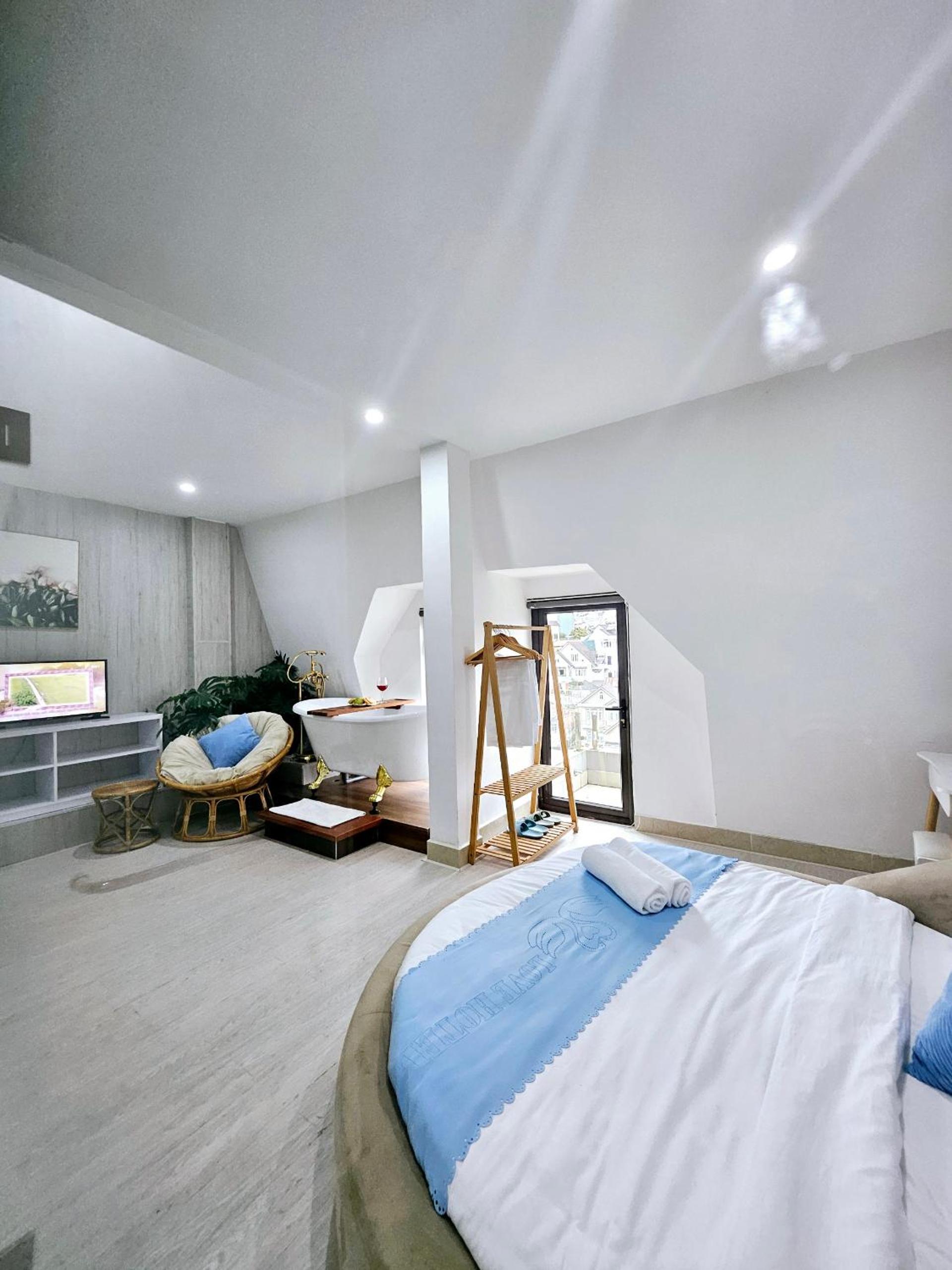 Ngàn Phố Studio & Love Hotel