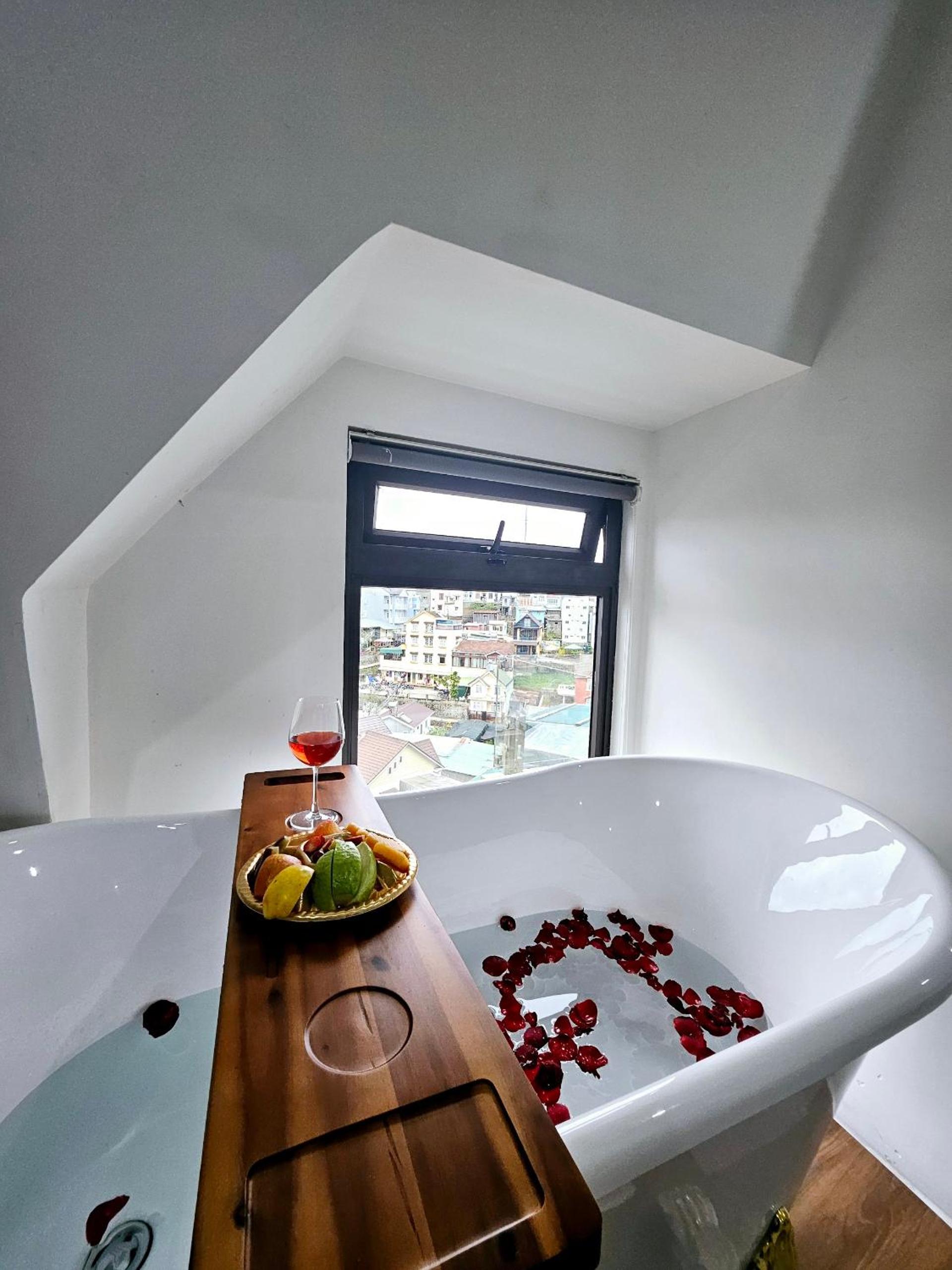 Ngàn Phố Studio & Love Hotel