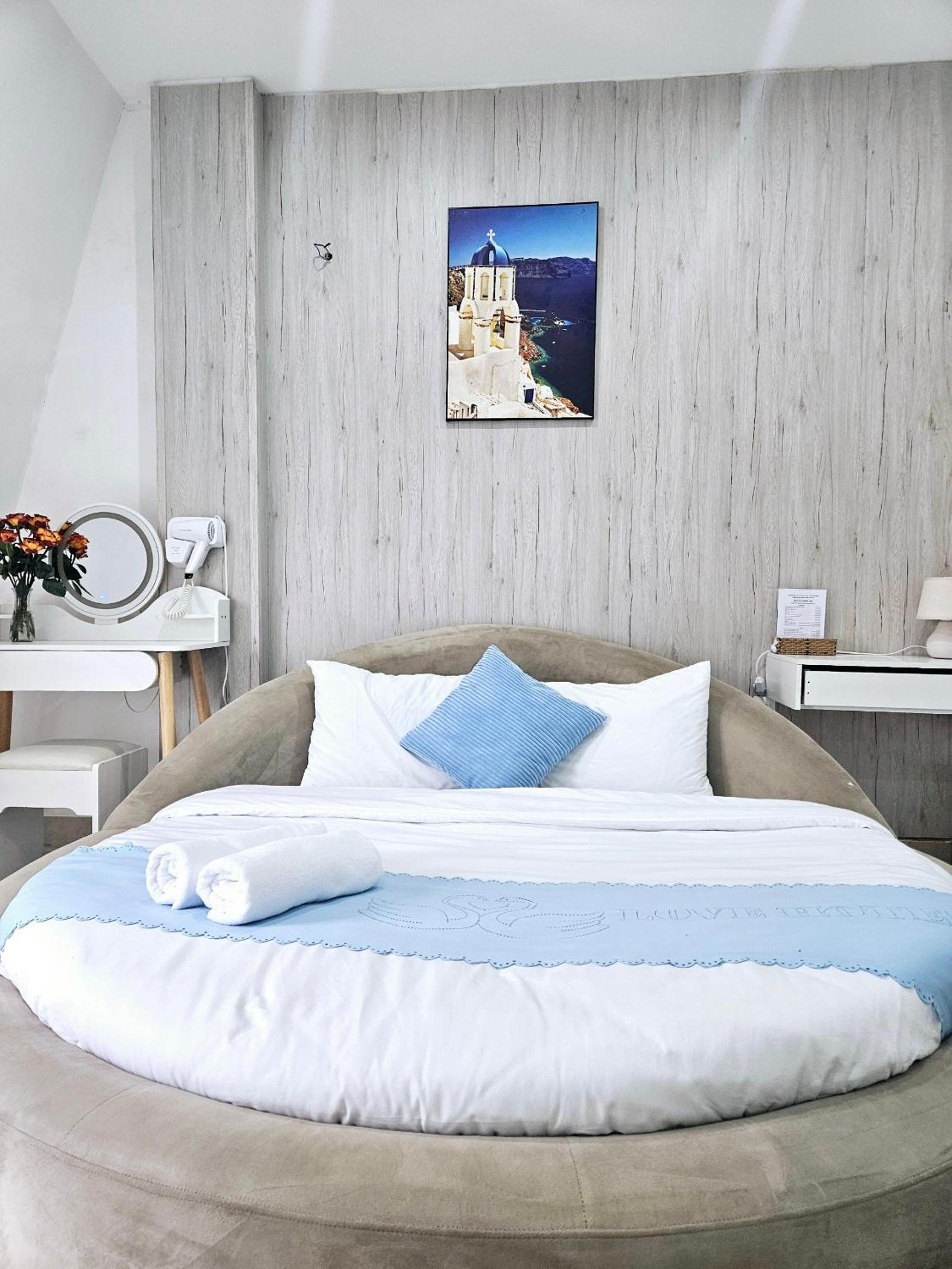 Ngàn Phố Studio & Love Hotel