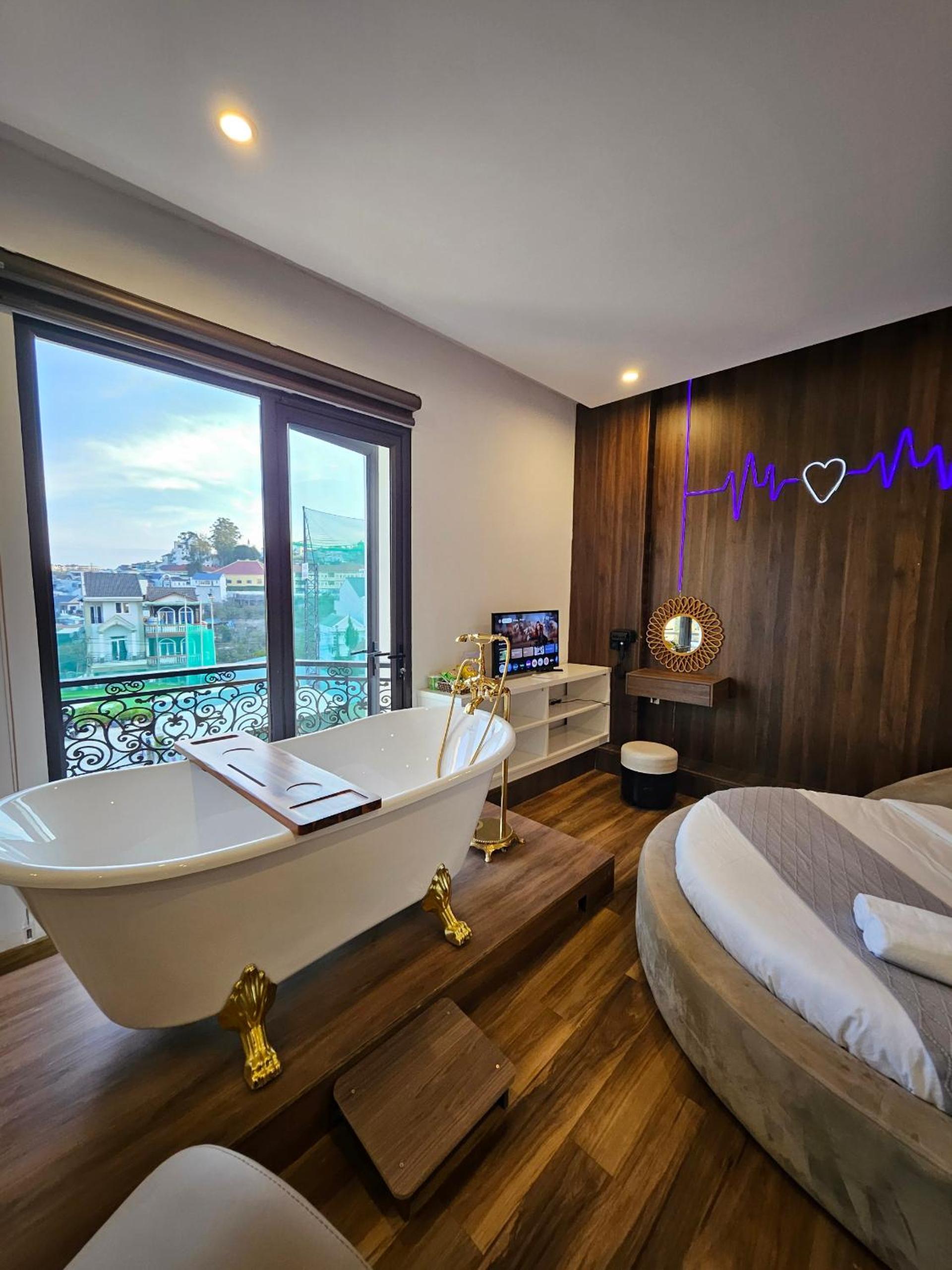 Ngàn Phố Studio & Love Hotel