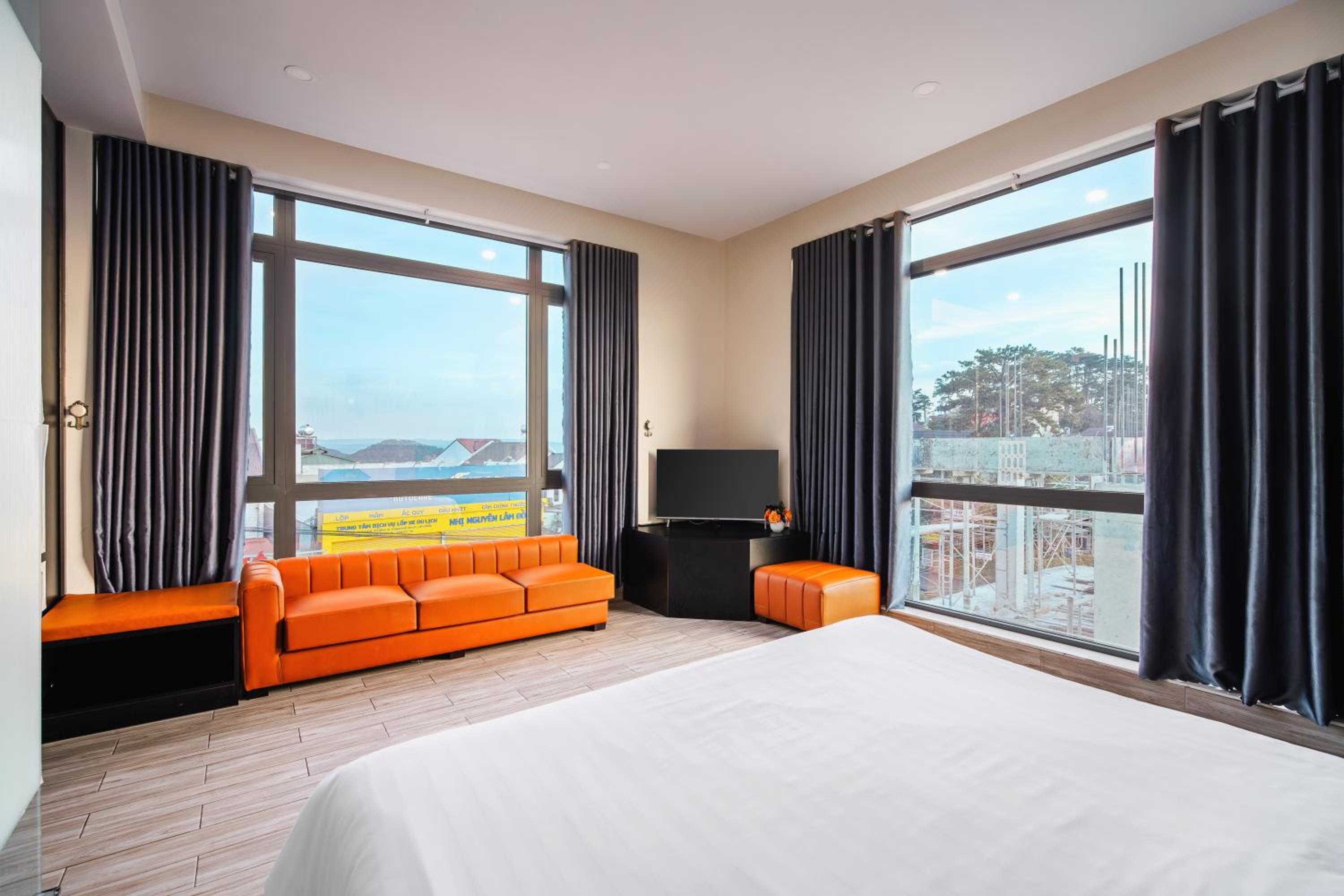 Greenview City Hotel