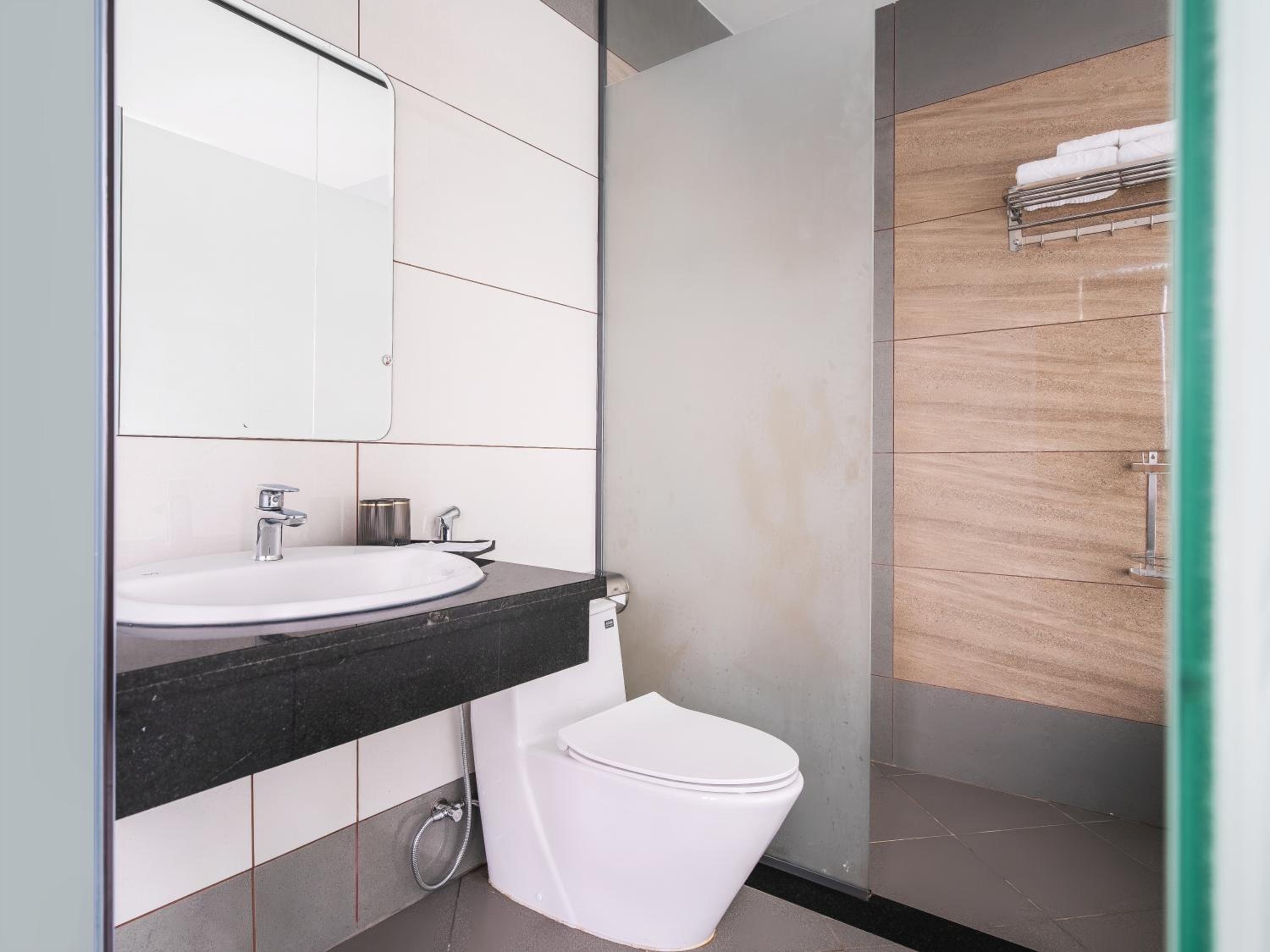 Greenview City Hotel