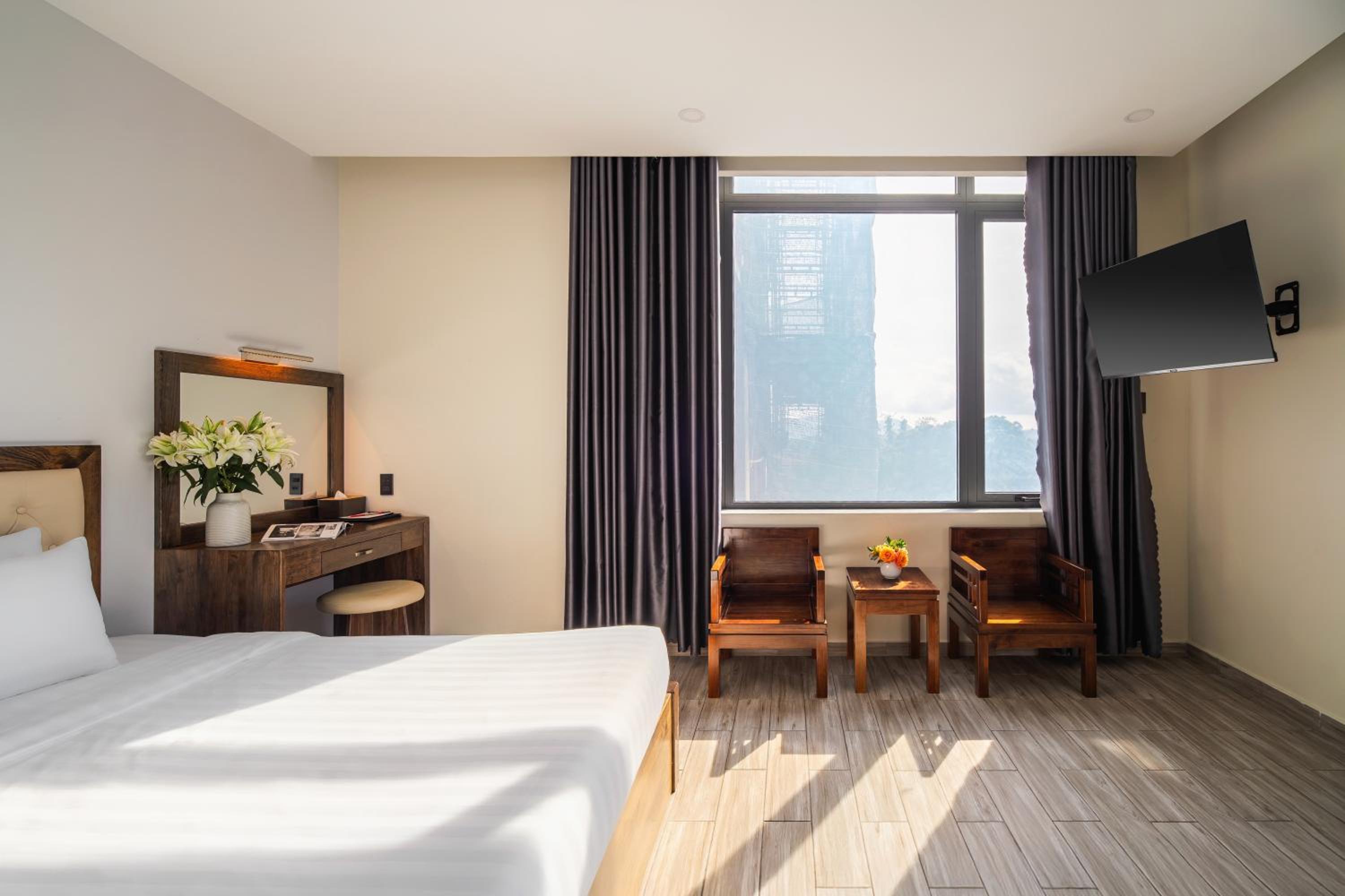 Greenview City Hotel