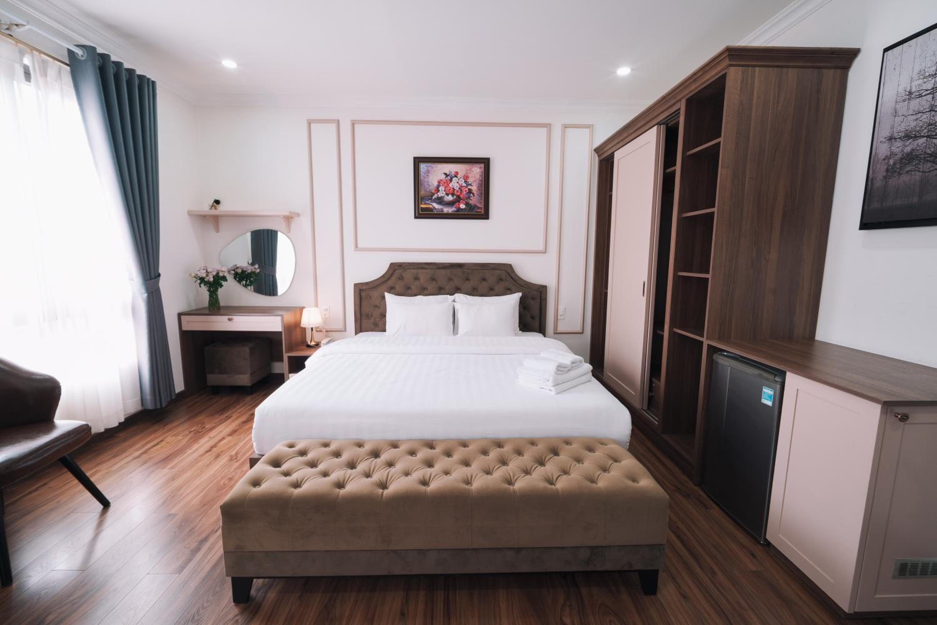N Queen Apartment Hotel