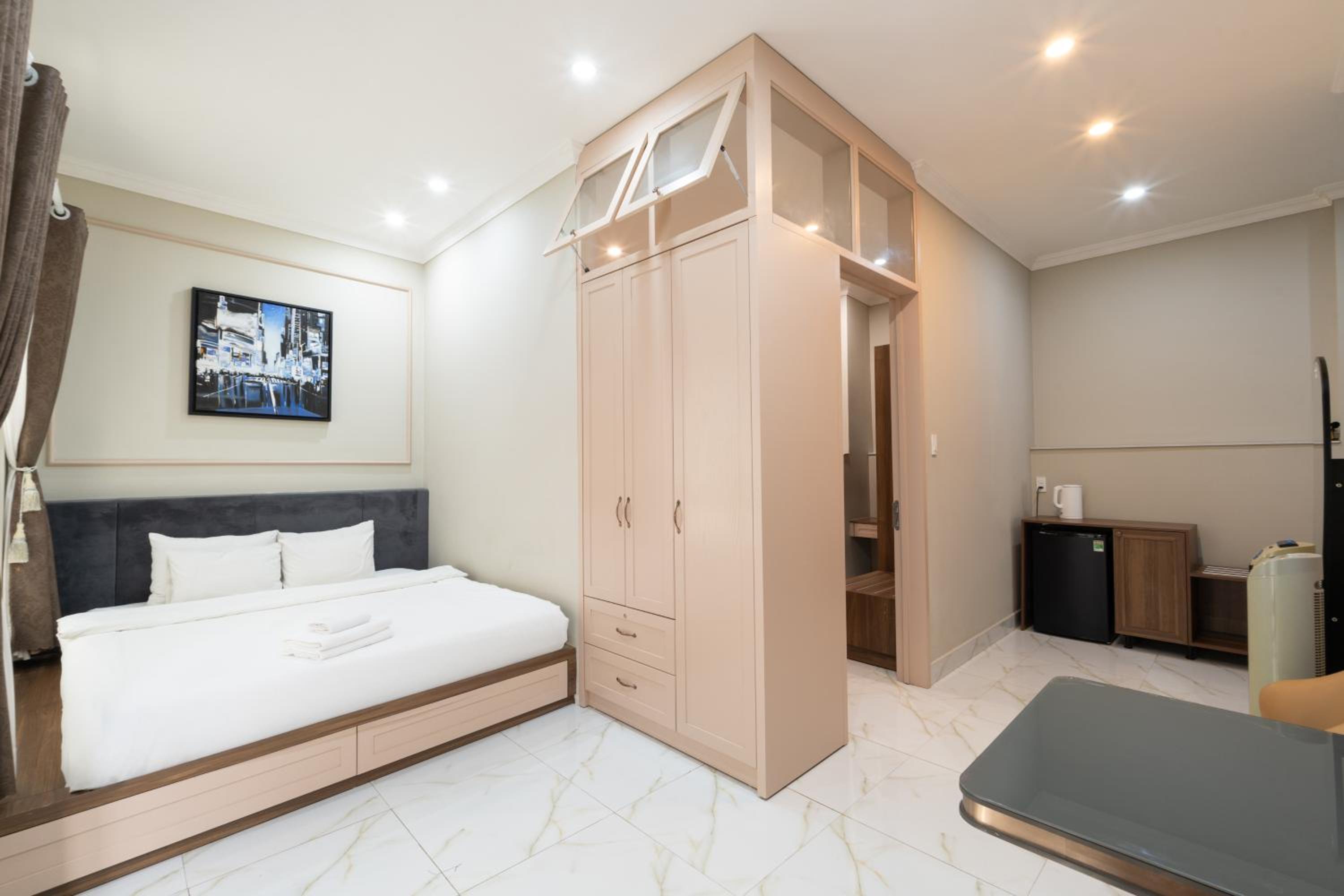 N Queen Apartment Hotel