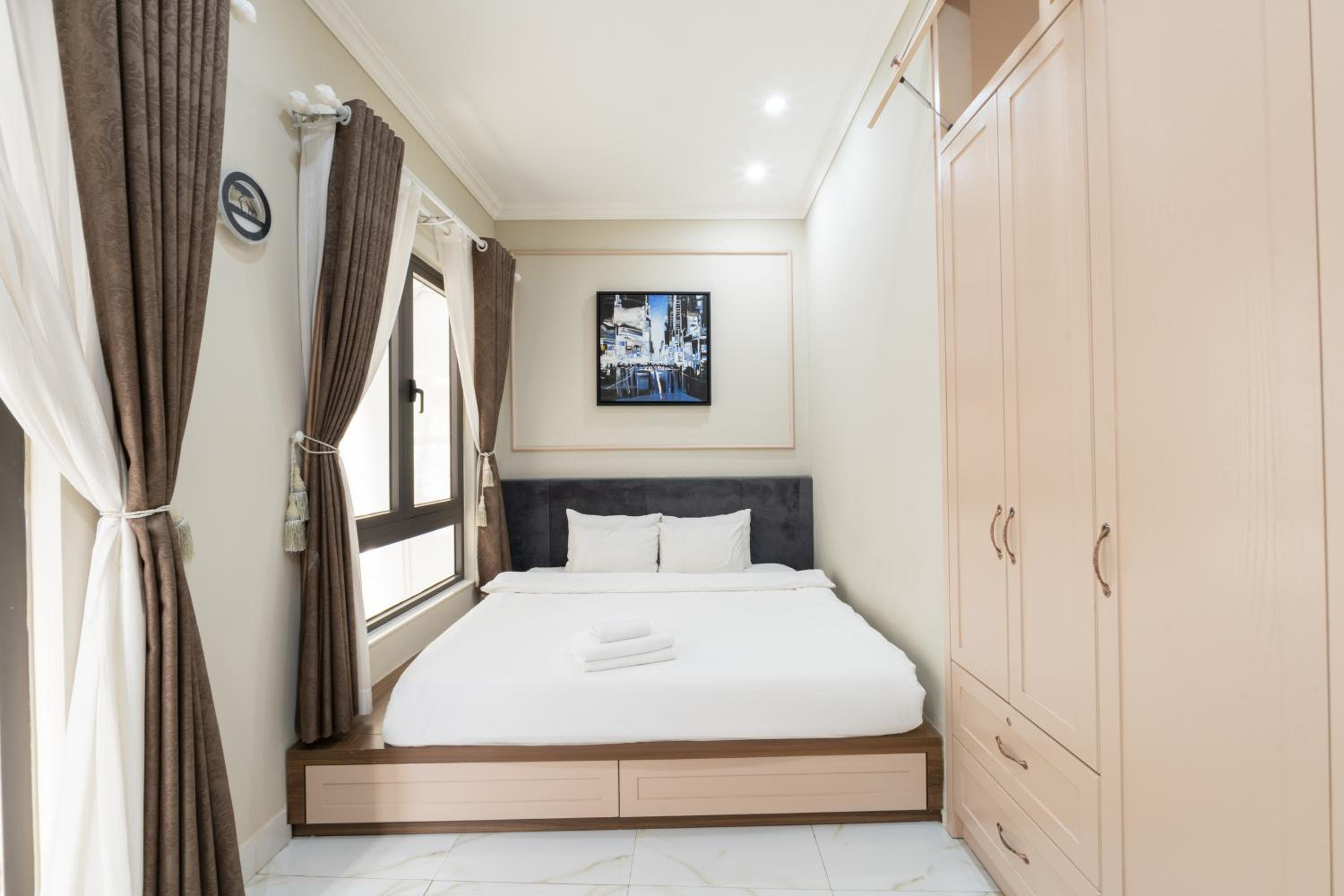 N Queen Apartment Hotel