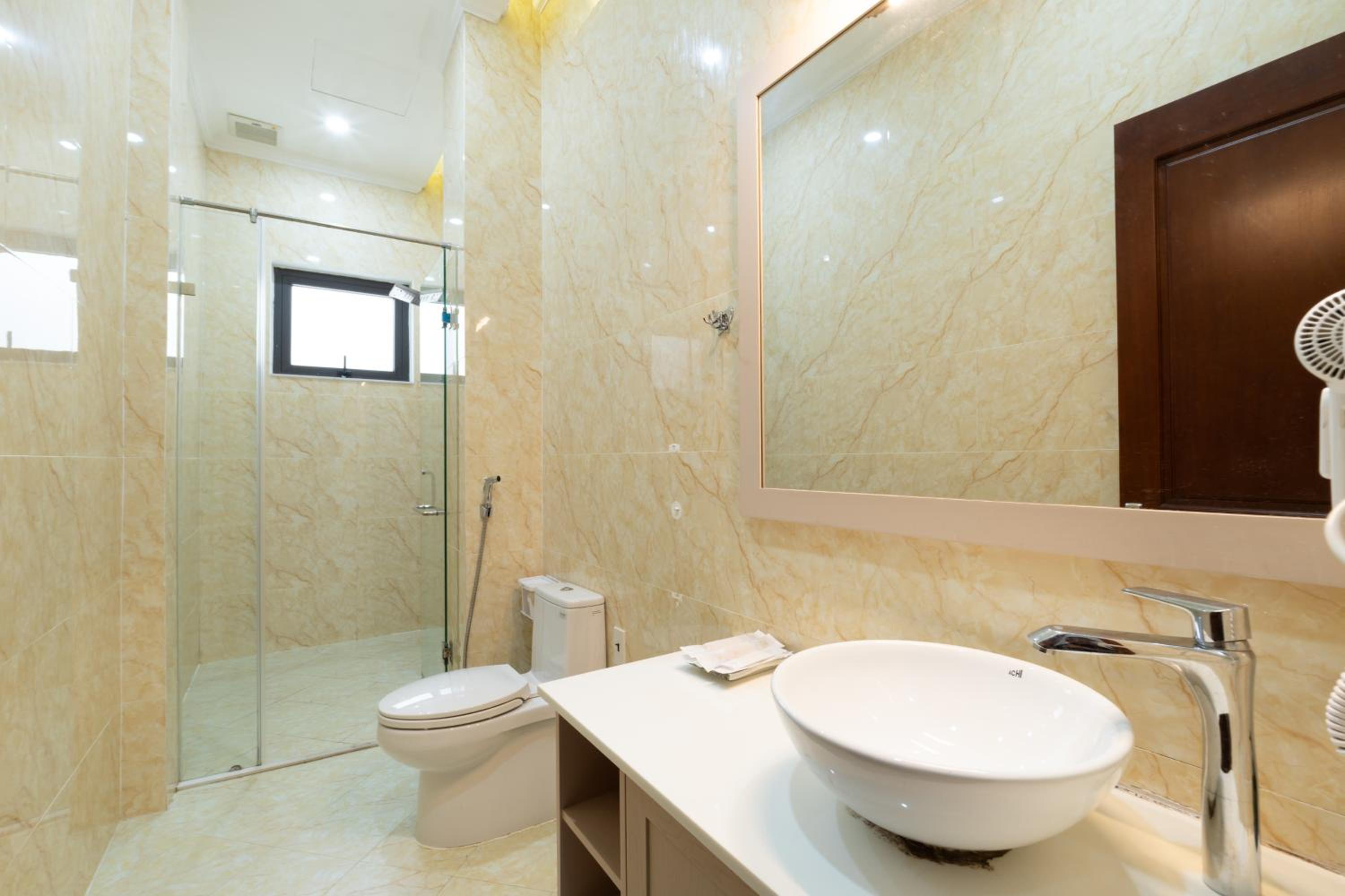 N Queen Apartment Hotel