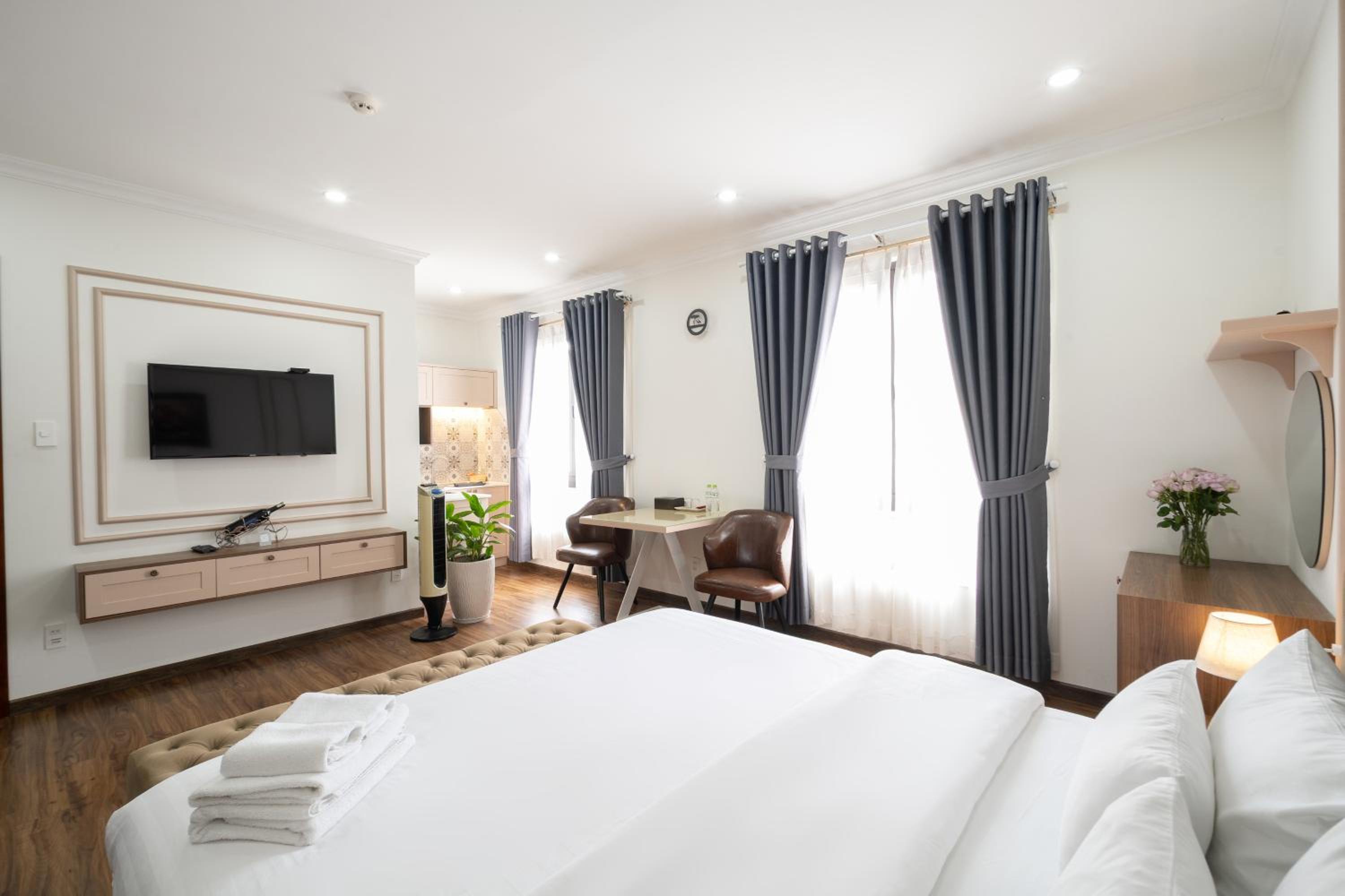 N Queen Apartment Hotel