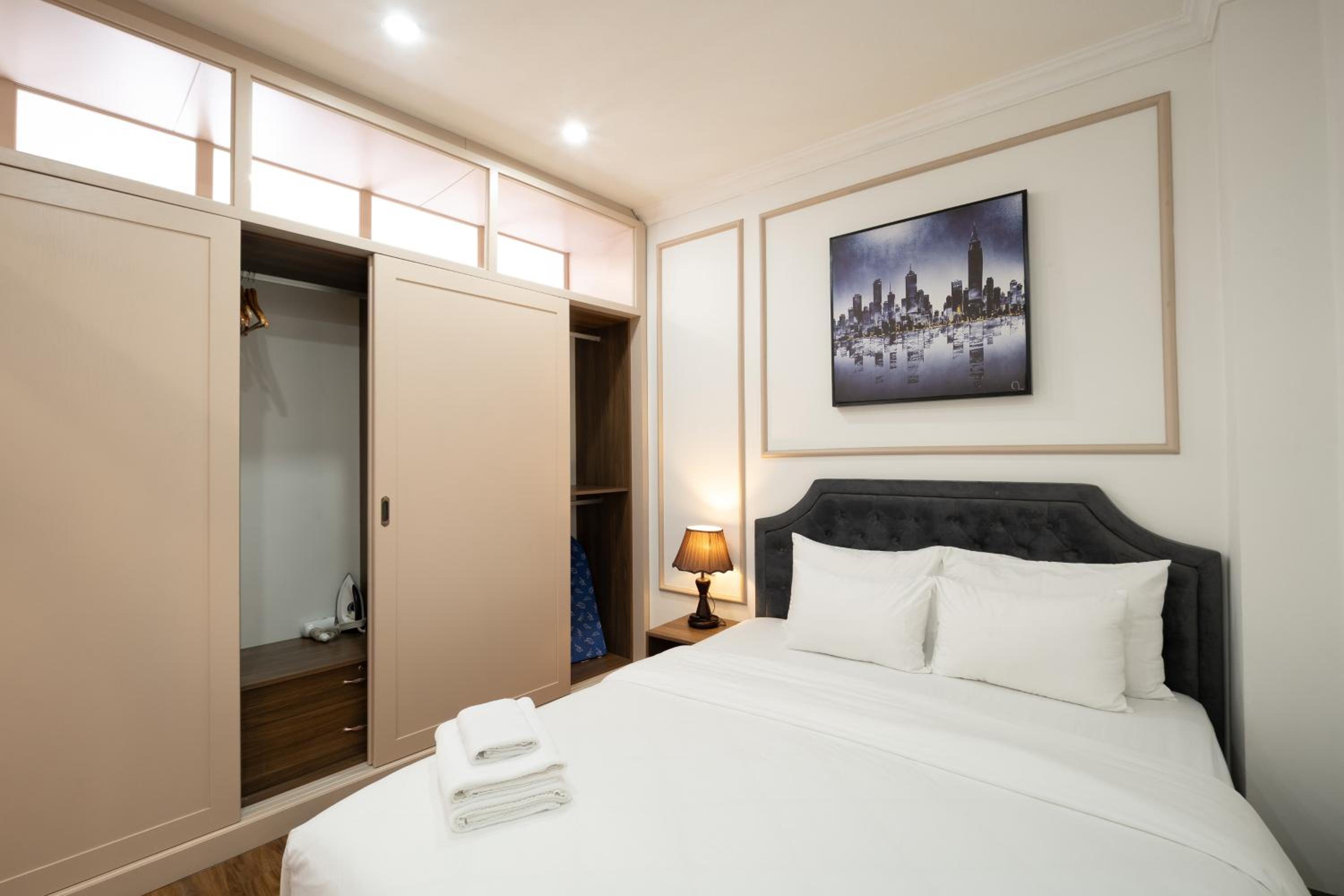 N Queen Apartment Hotel
