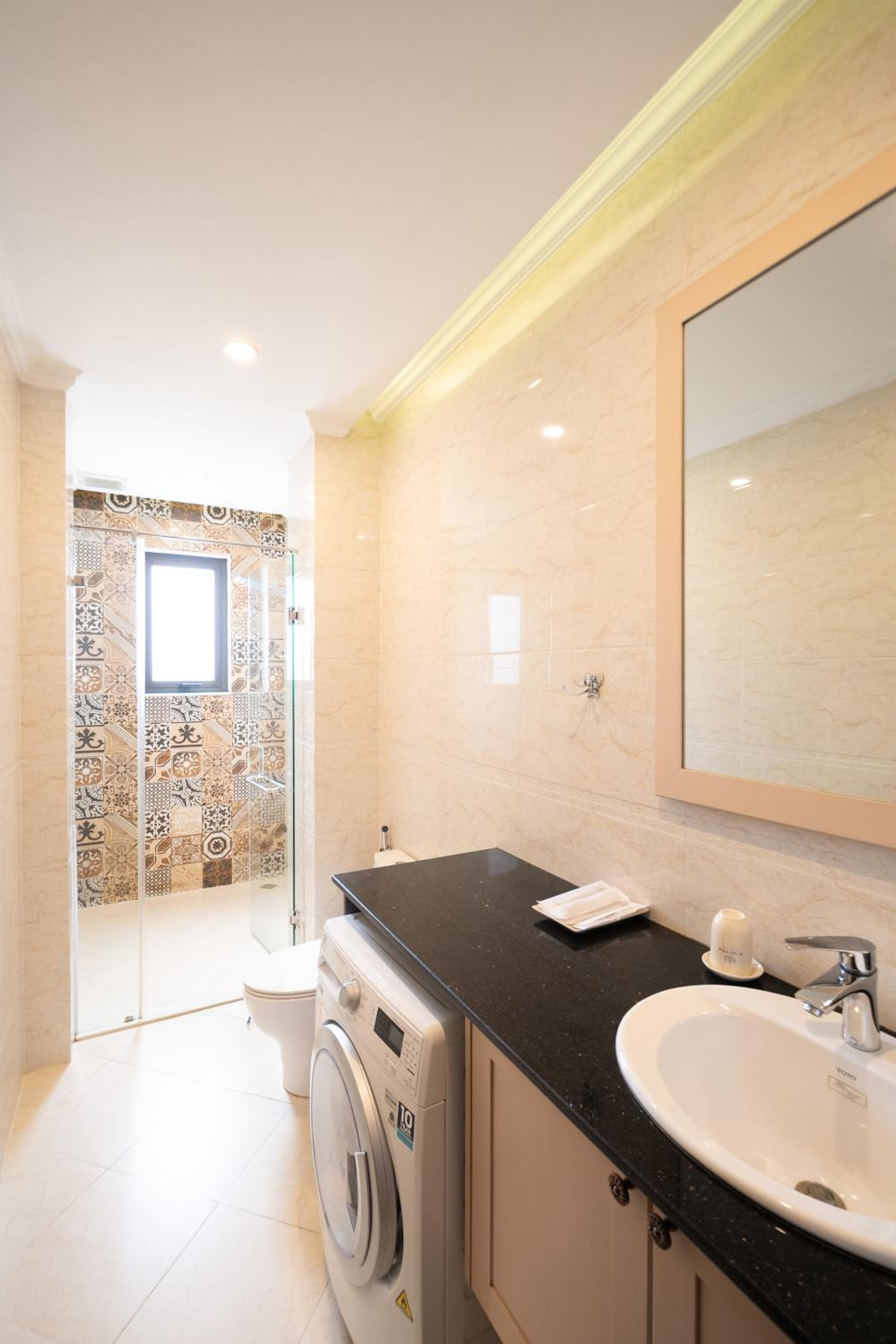 N Queen Apartment Hotel