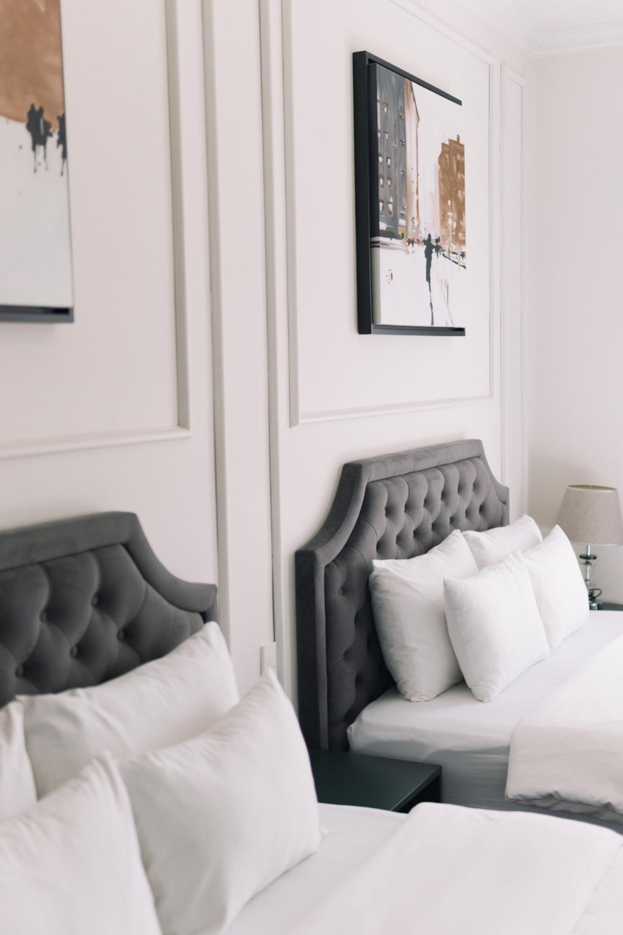 N Queen Apartment Hotel