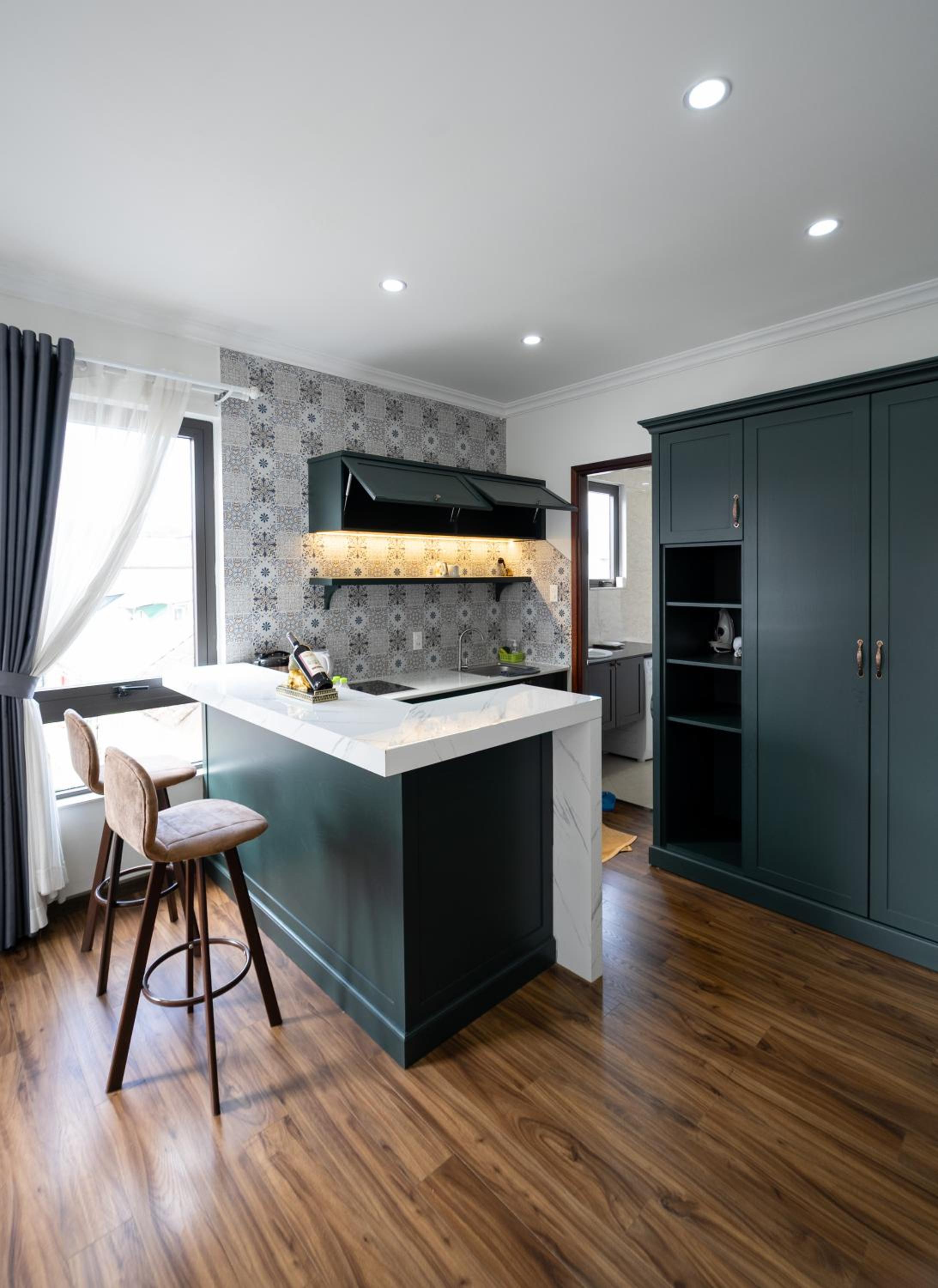 N Queen Apartment Hotel
