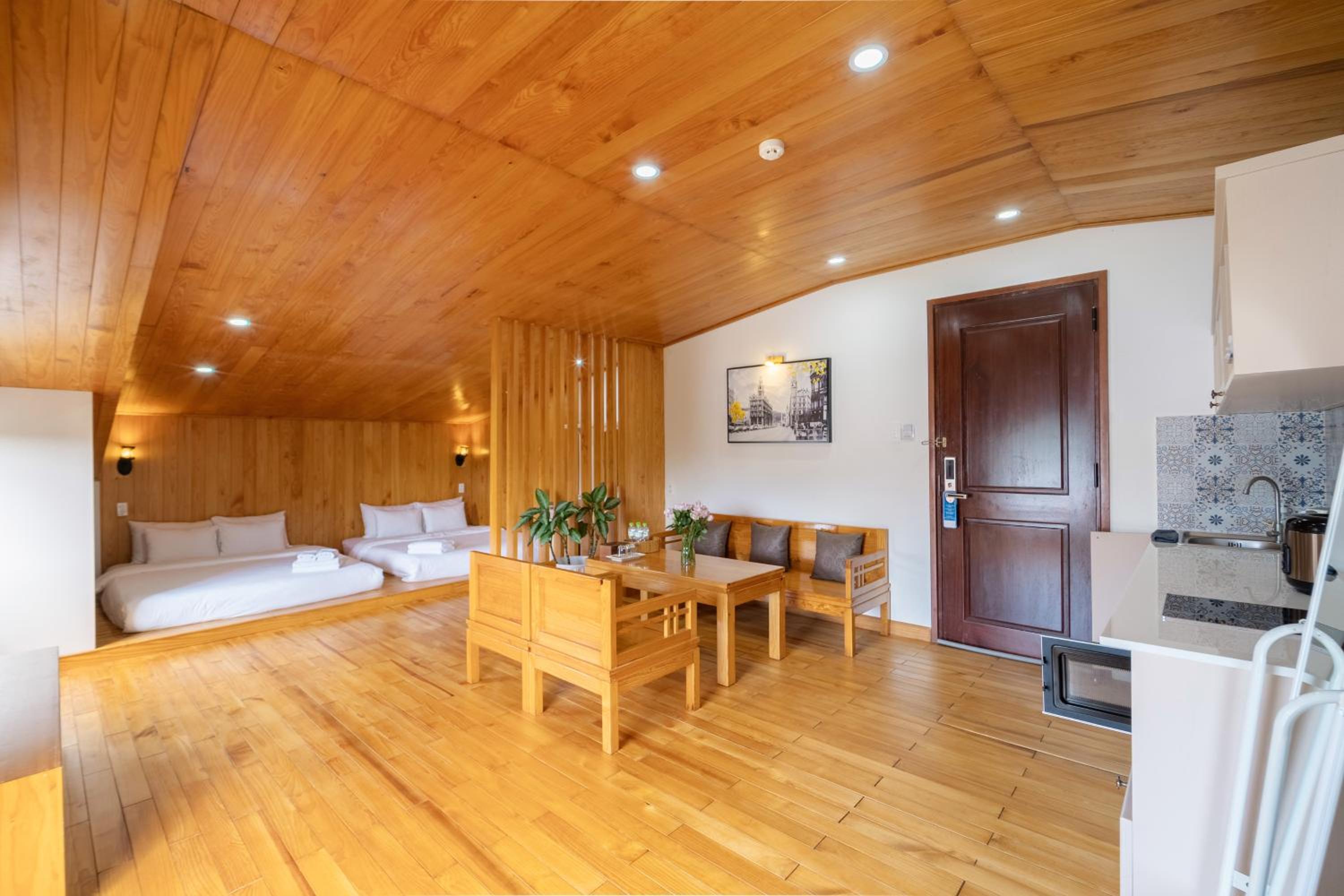 N Queen Apartment Hotel