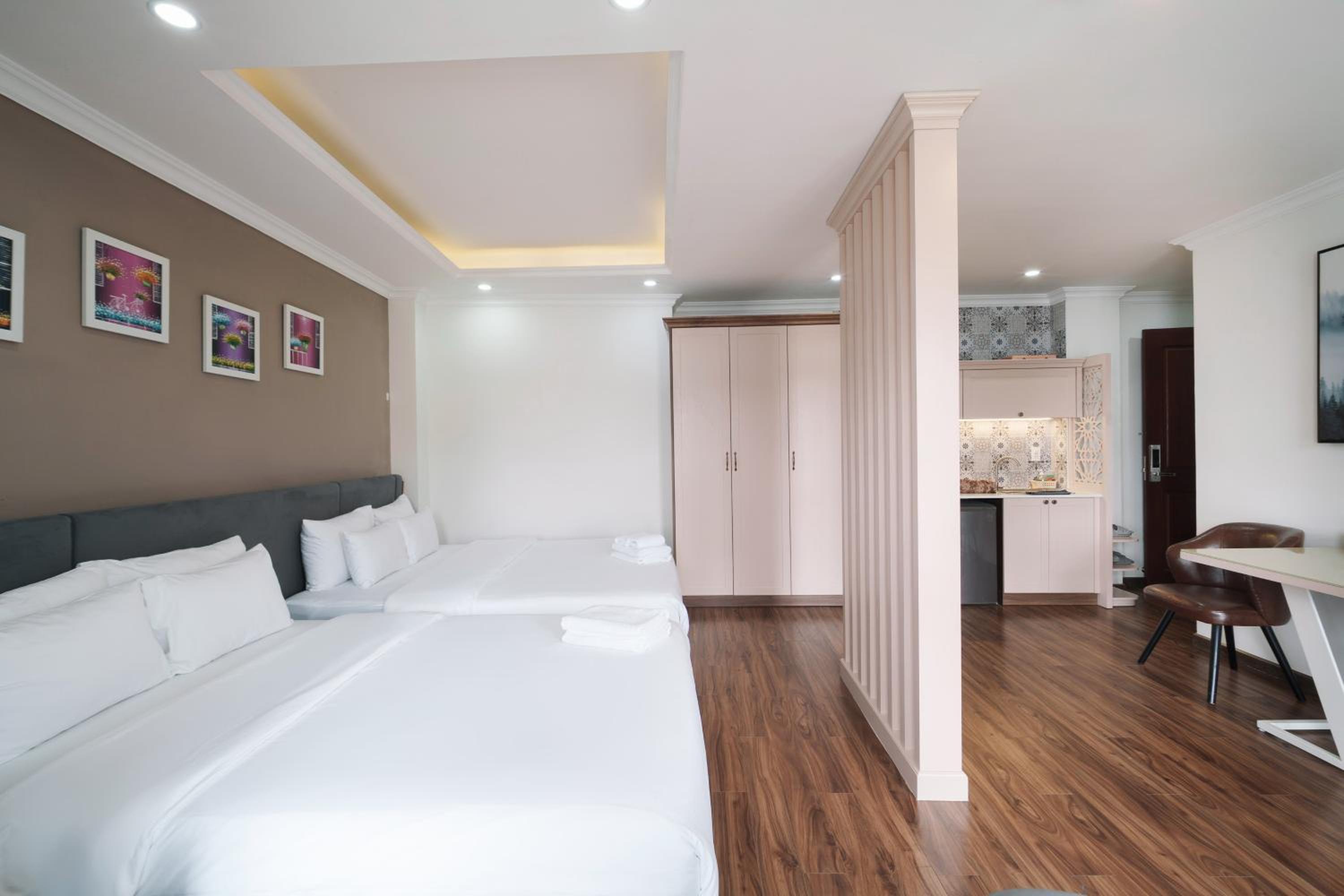 N Queen Apartment Hotel