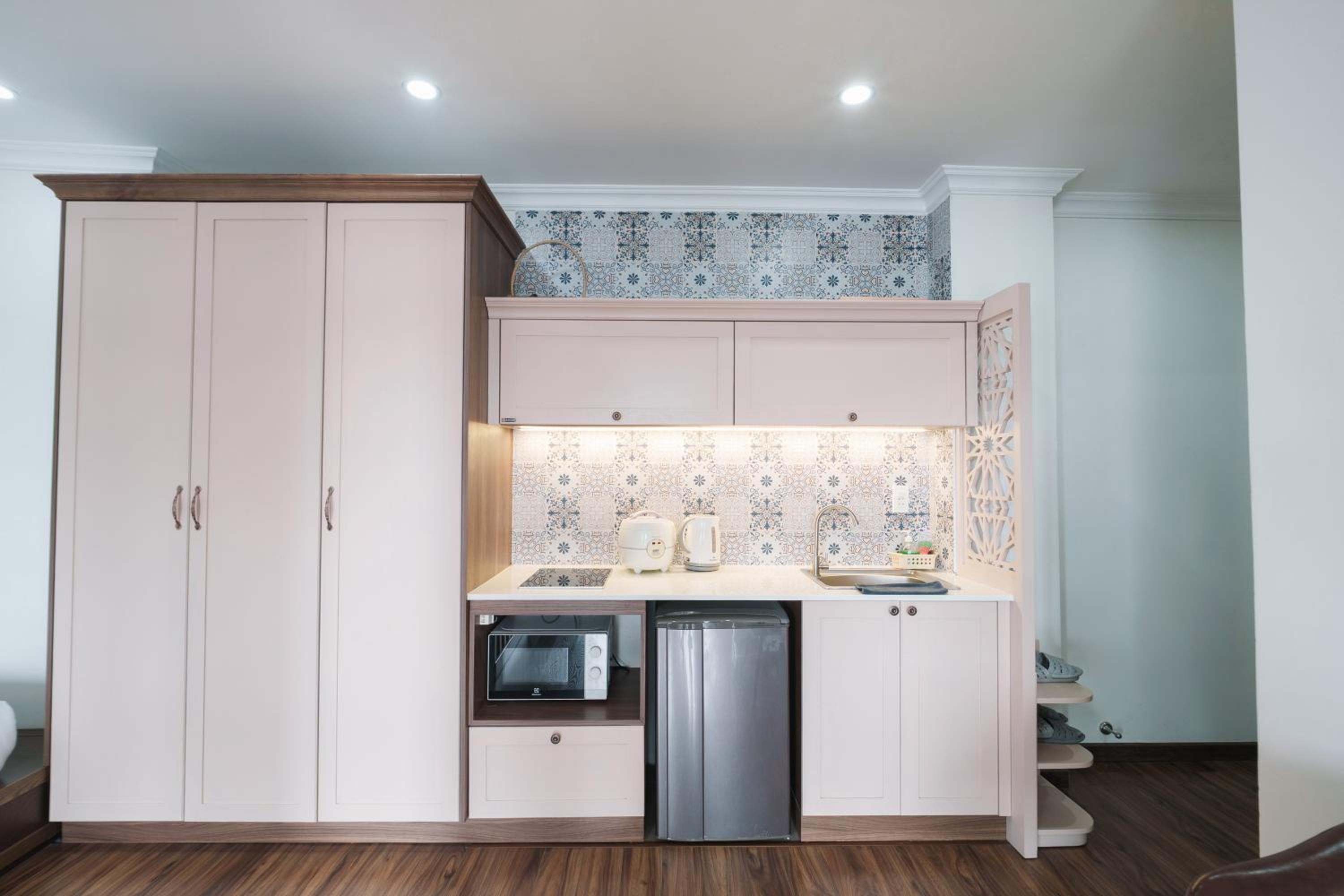 N Queen Apartment Hotel