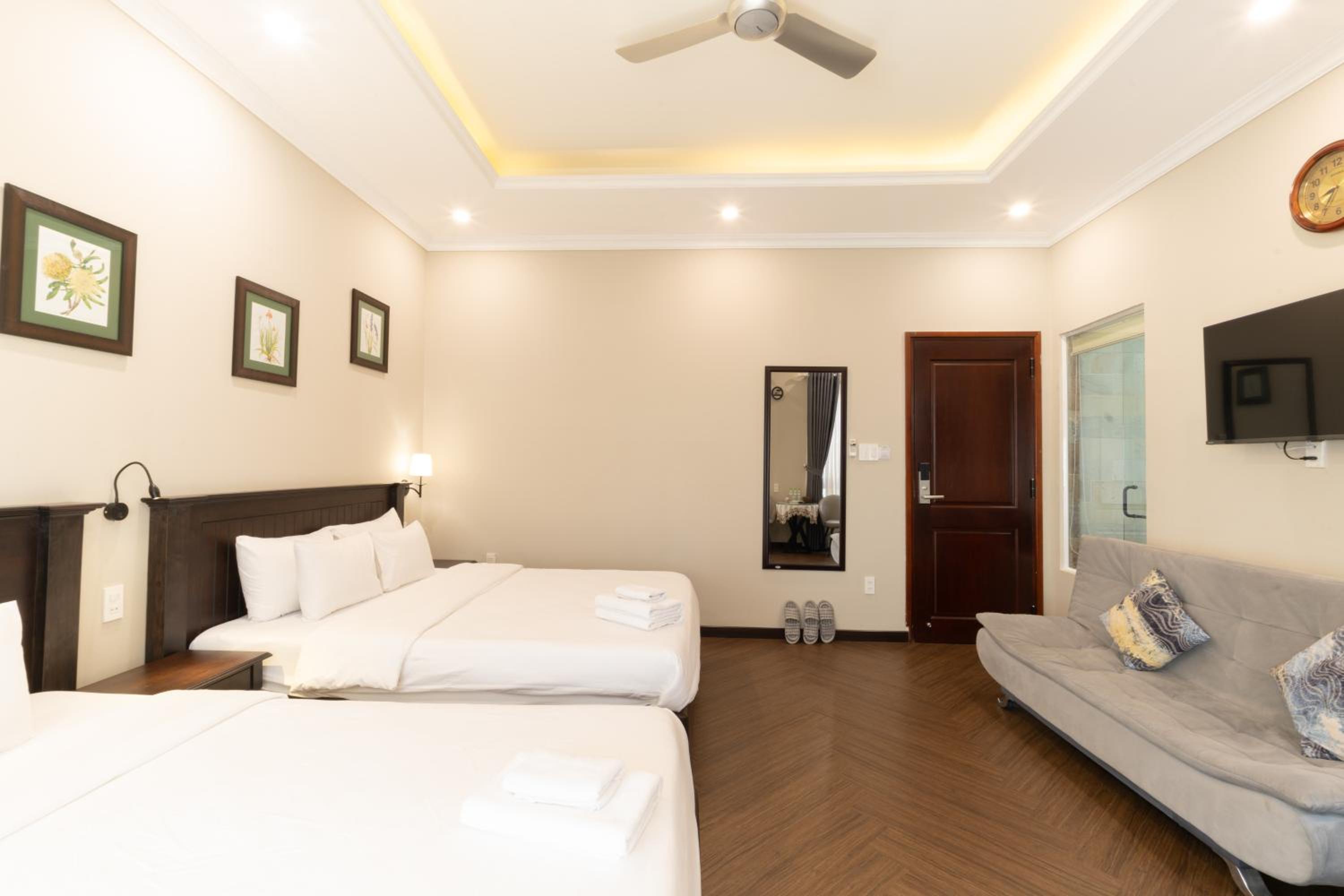 N Queen Apartment Hotel