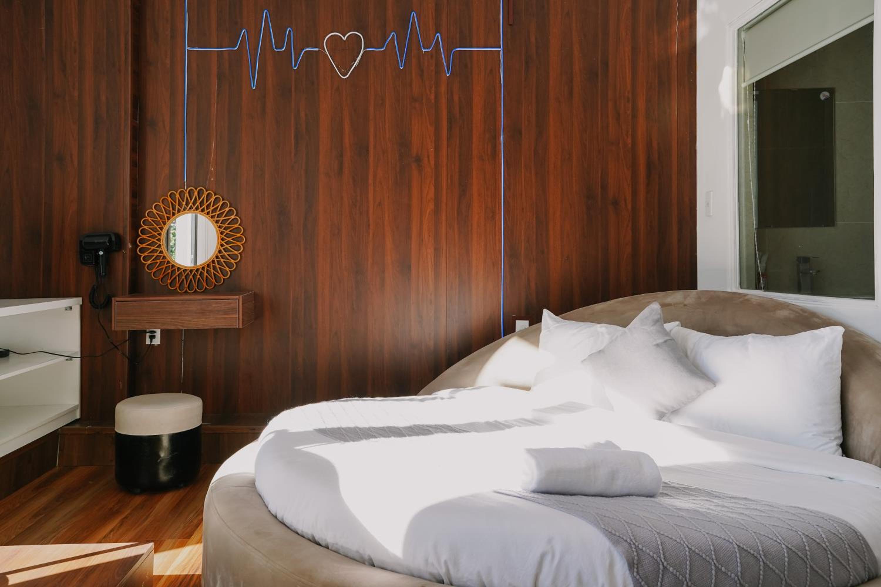Ngàn Phố Studio & Love Hotel