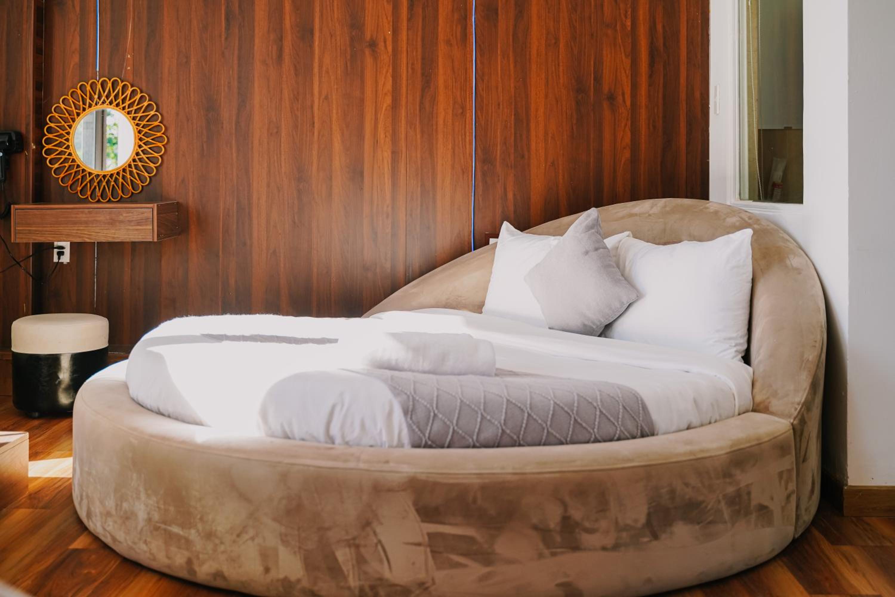 Ngàn Phố Studio & Love Hotel